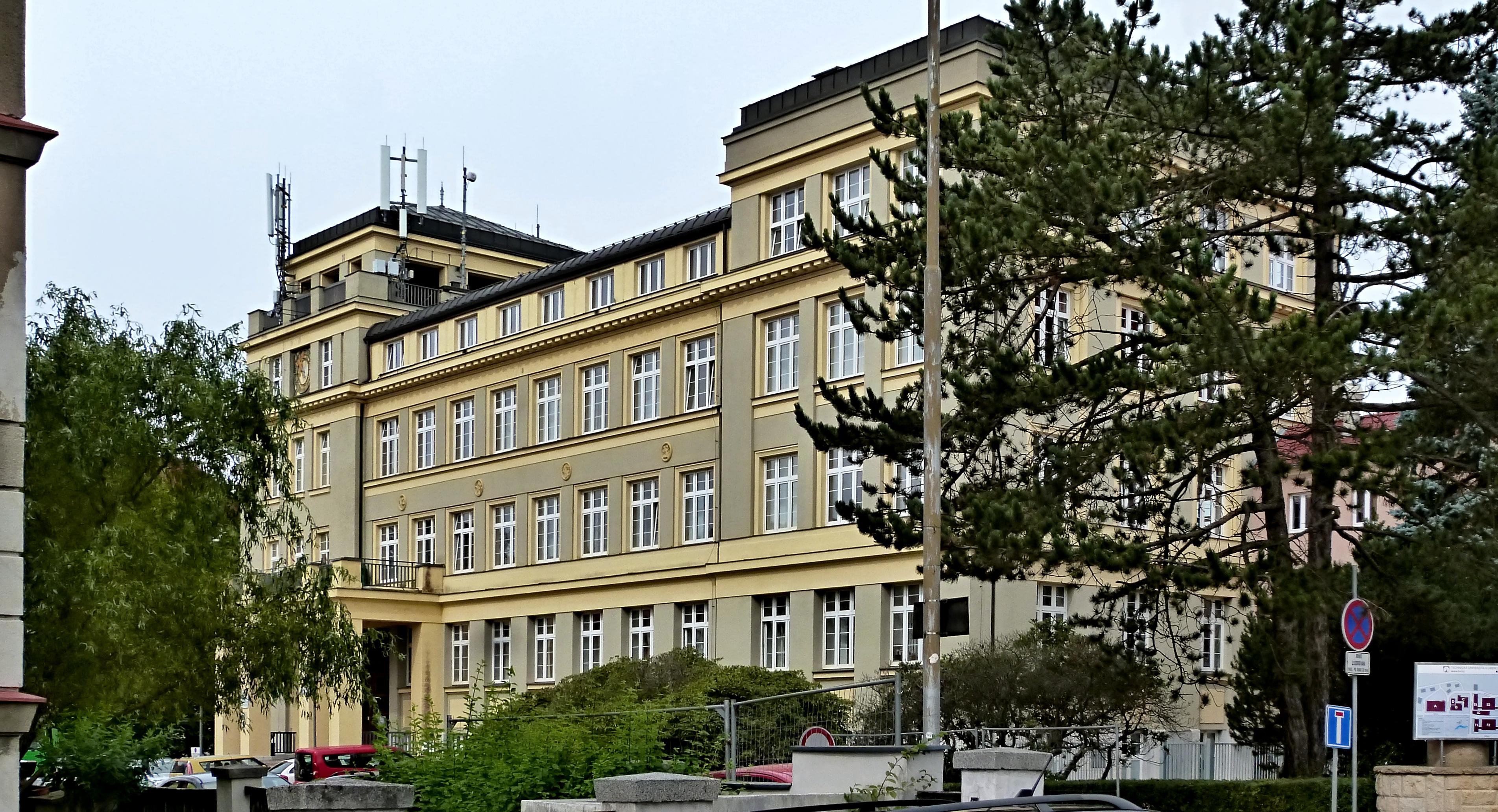 Technická univerzita v Liberci - Fakulta textilní foto 3