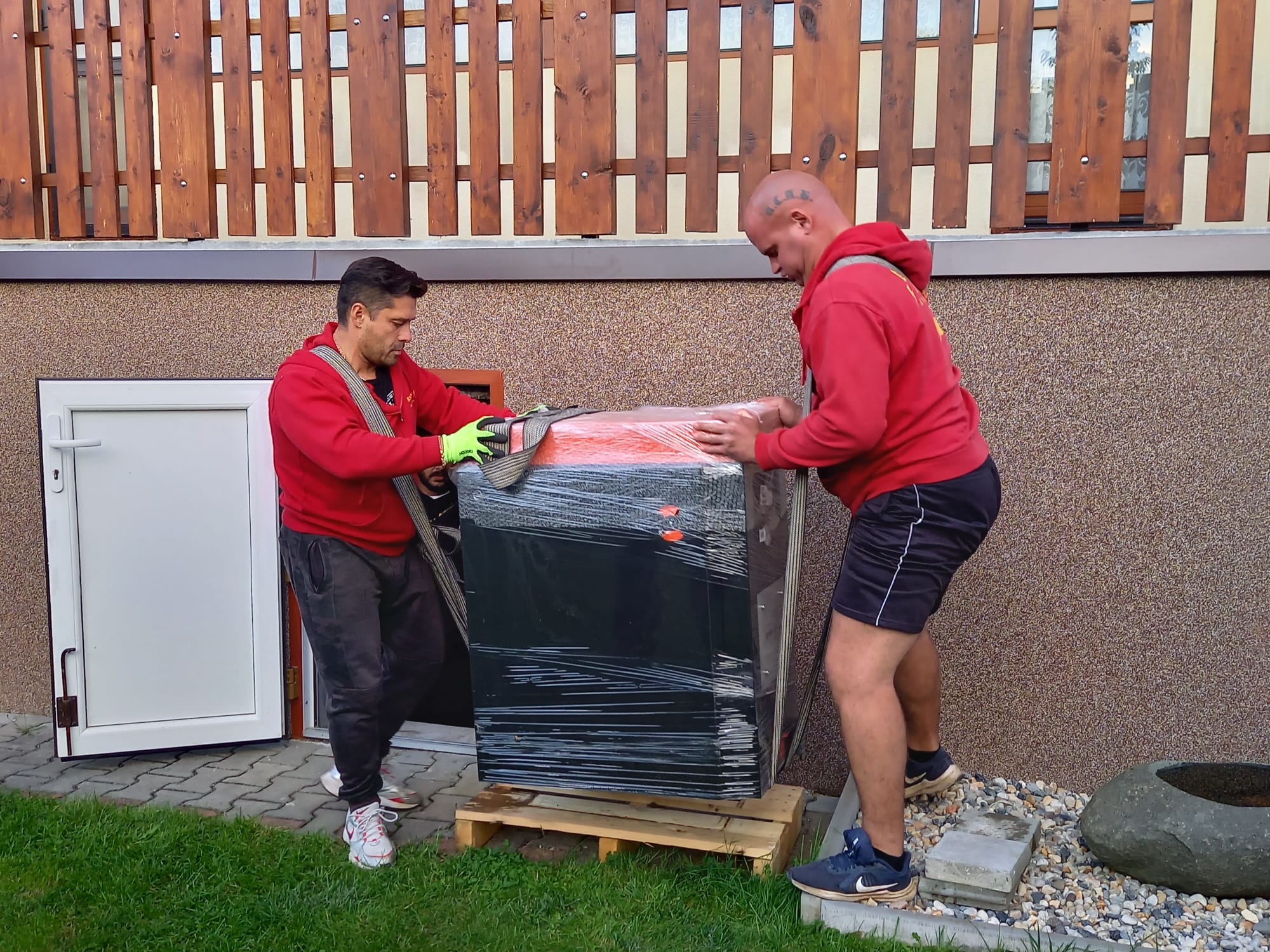 Stěhování kotlů a jiných těžkých břemen