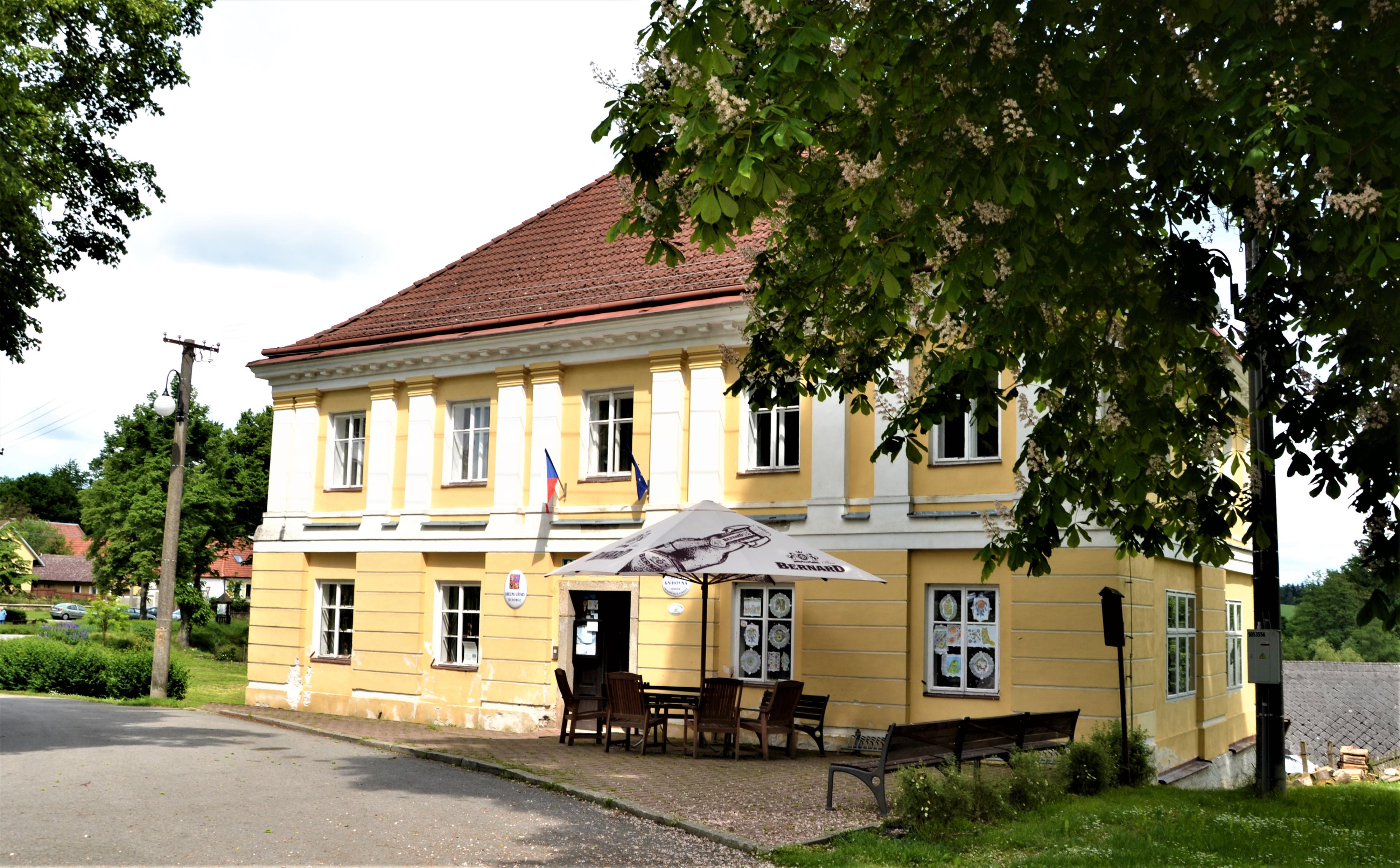 Těchobuz - obecní úřad