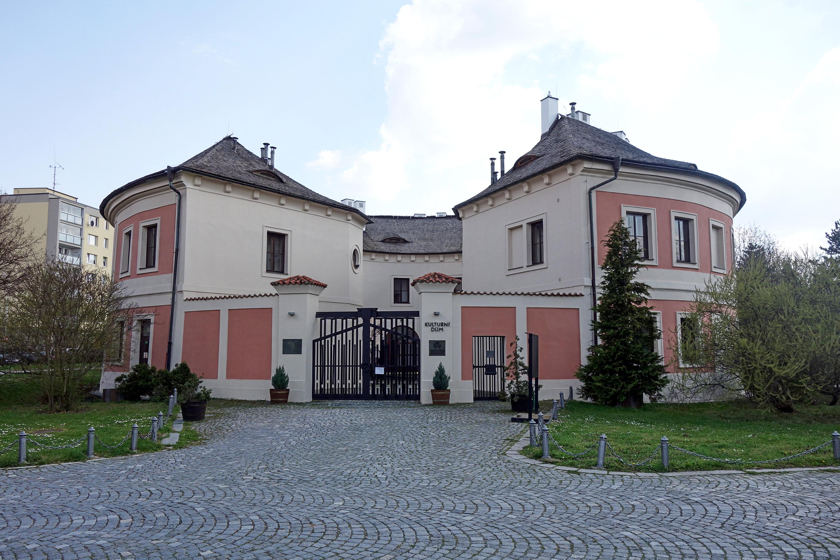 Restaurace Chodovská tvrz foto 1