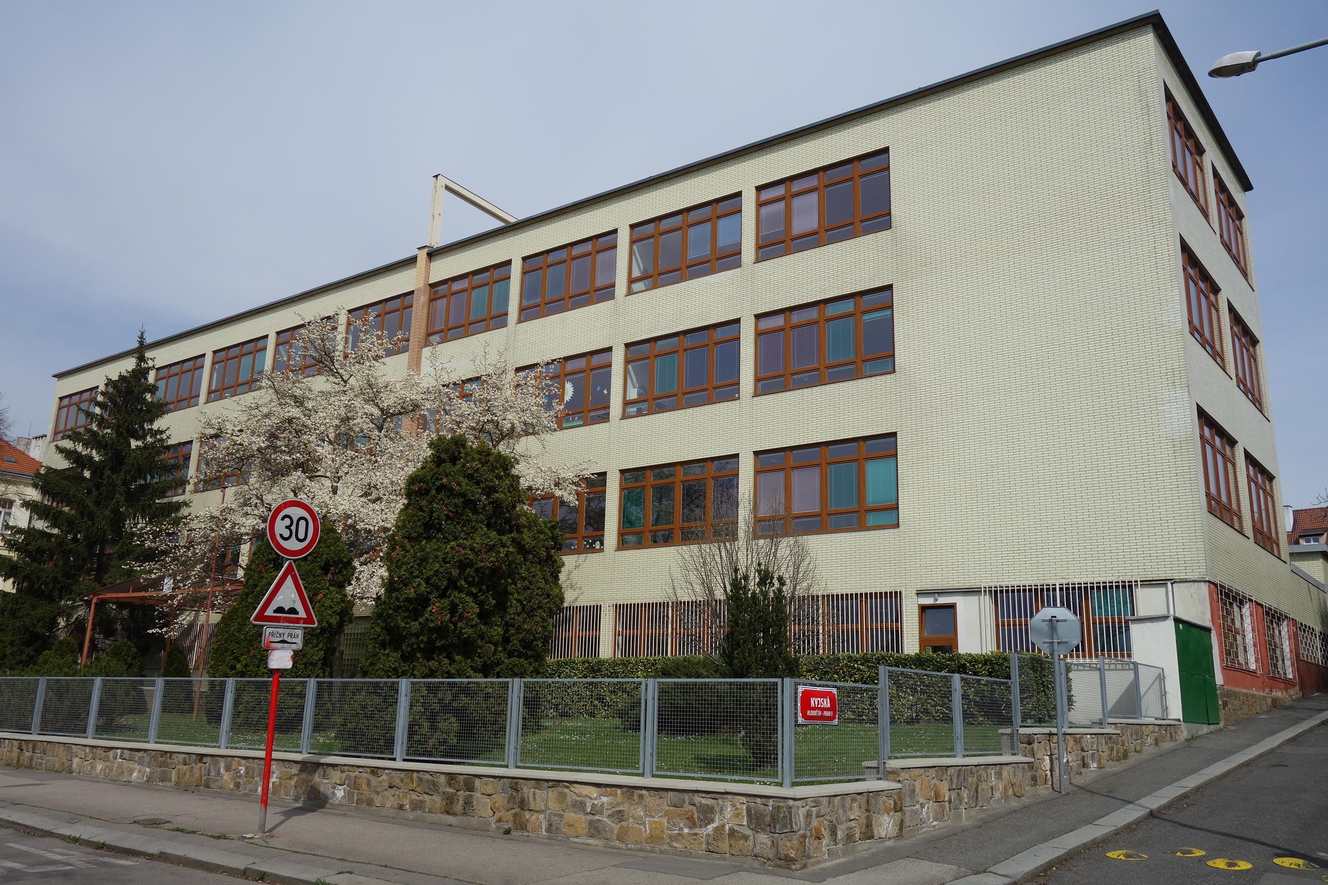 ZŠ, Praha 9, Hloubětínská