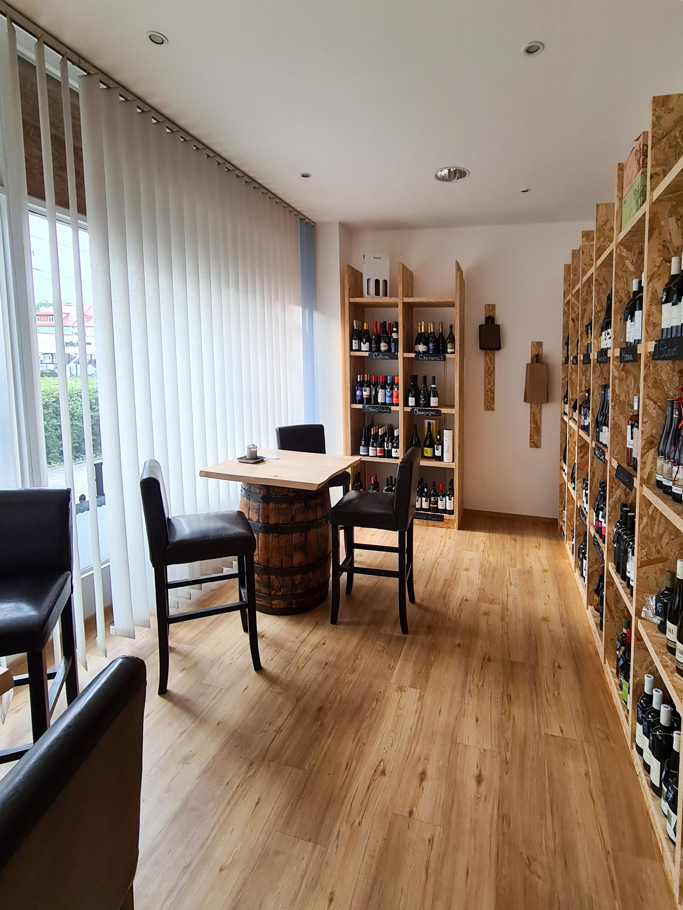 Vinotéka UVED Wine foto 4