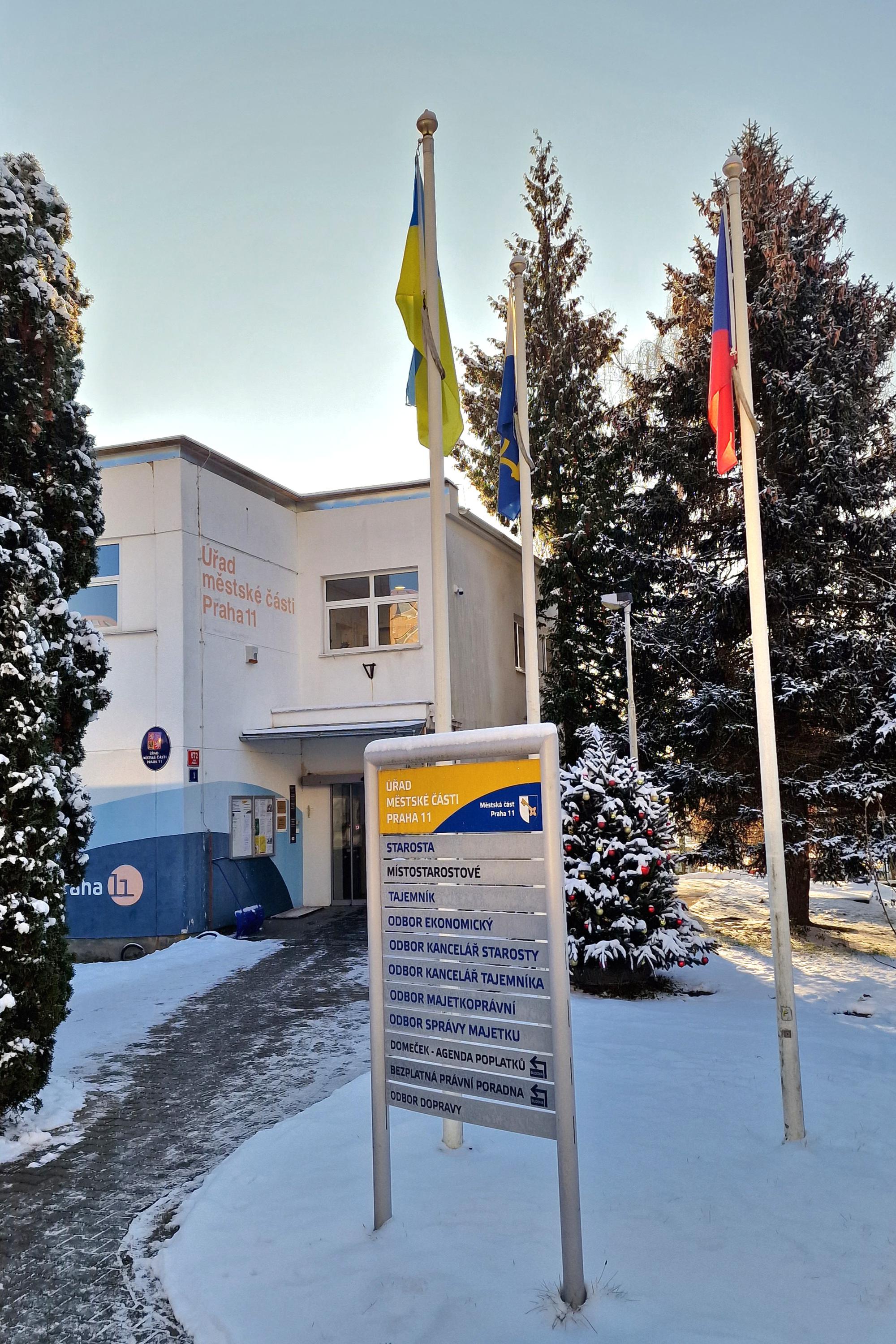 Úřad městské části Praha 11 foto 2