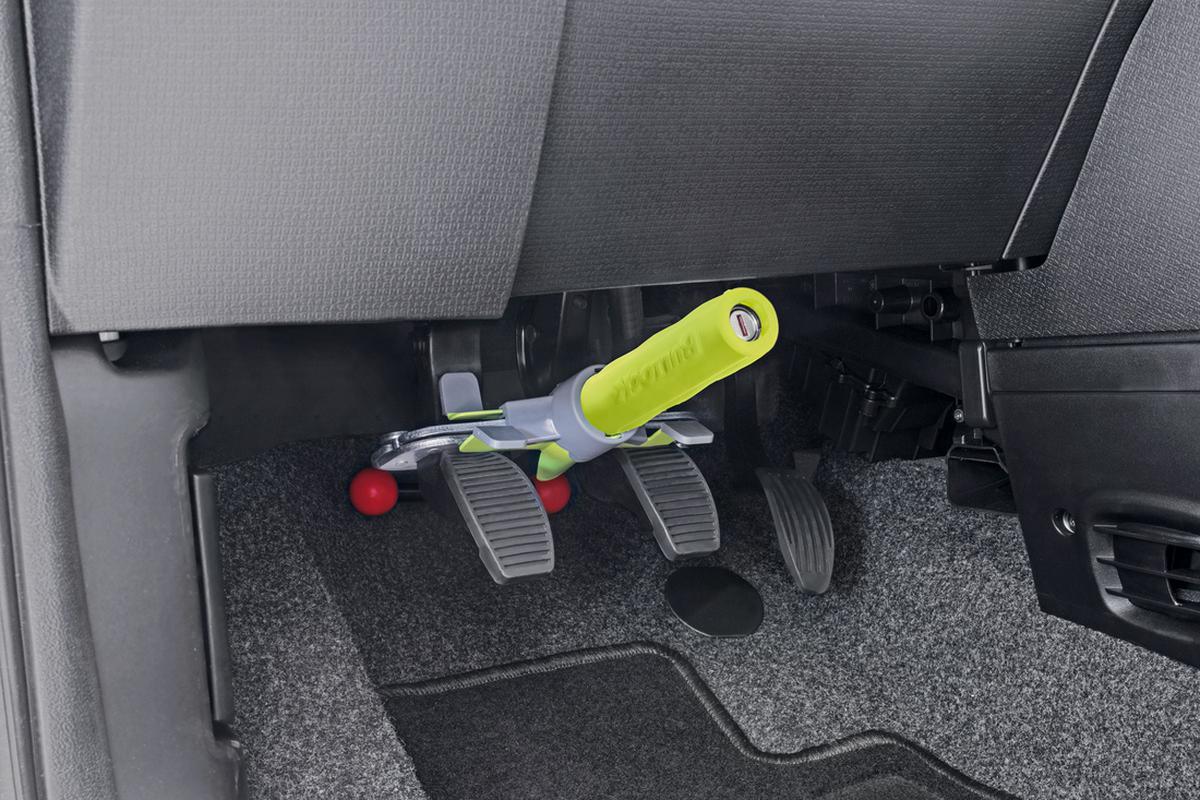 BULLOCK  -  Filip Kyrš