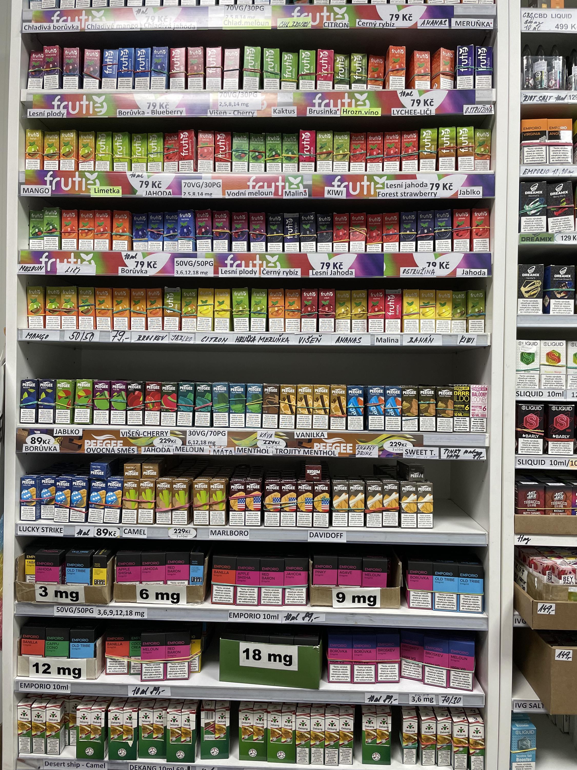 Elektronické a jednorázové cigarety foto 3