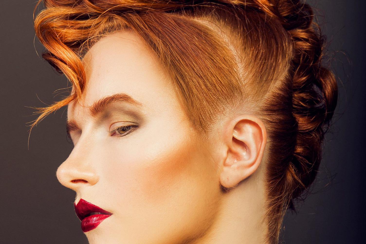 Dominika Staňková Chválová vizážistka & módní stylistka