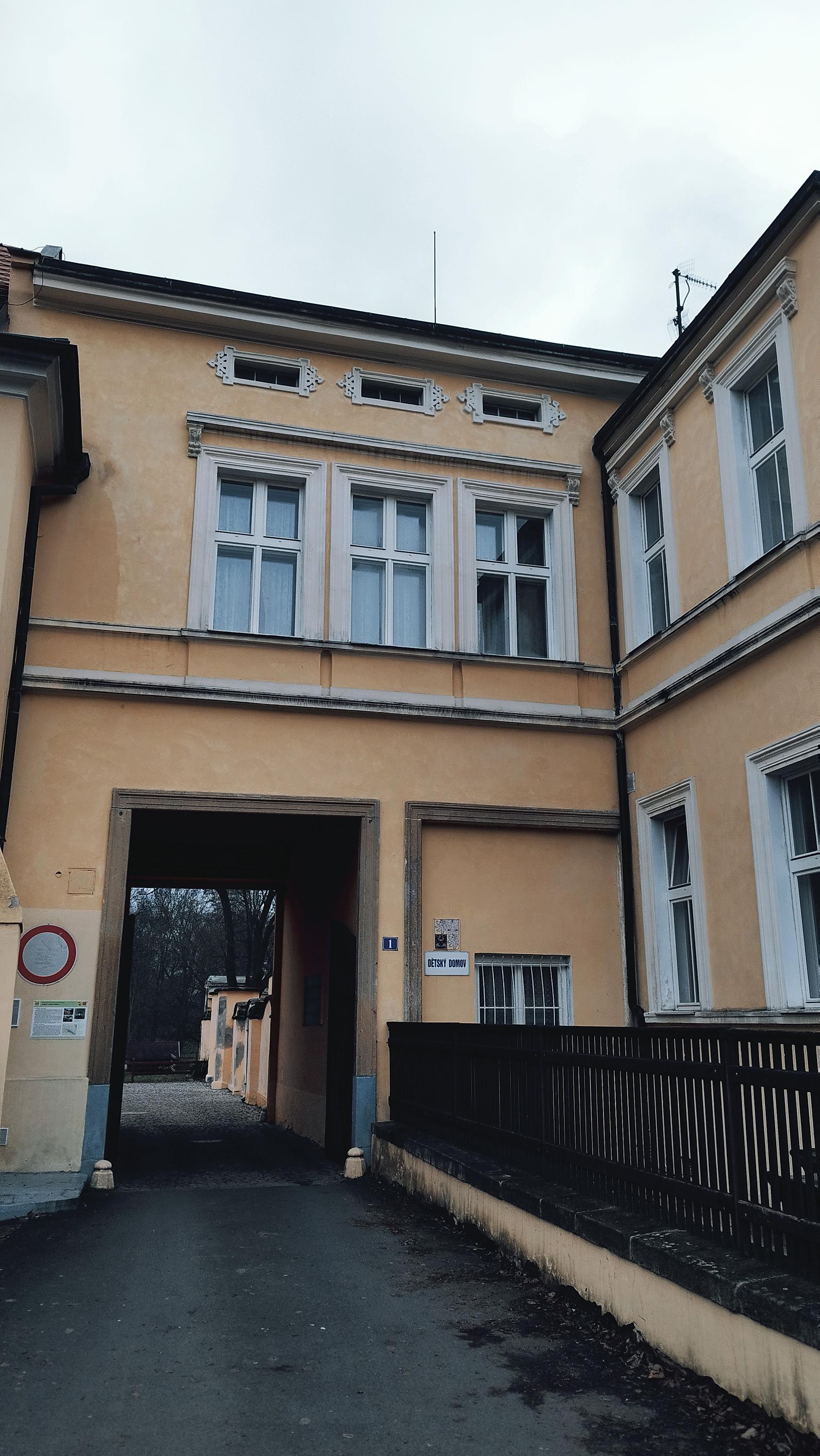 Dětský domov, Praha - Dolní Počernice foto 2