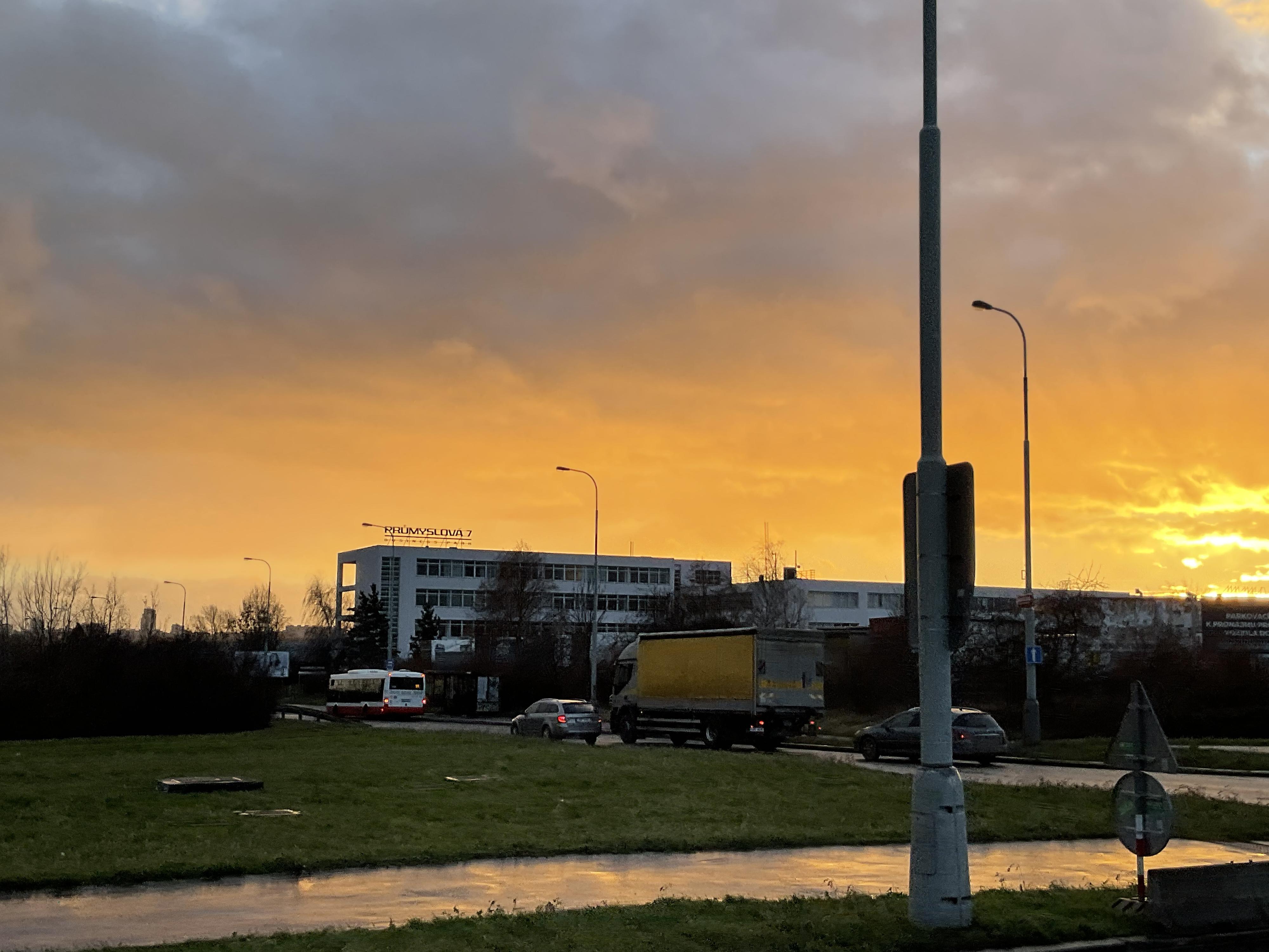 Jídelna Průmyslová 7 Business park foto 2