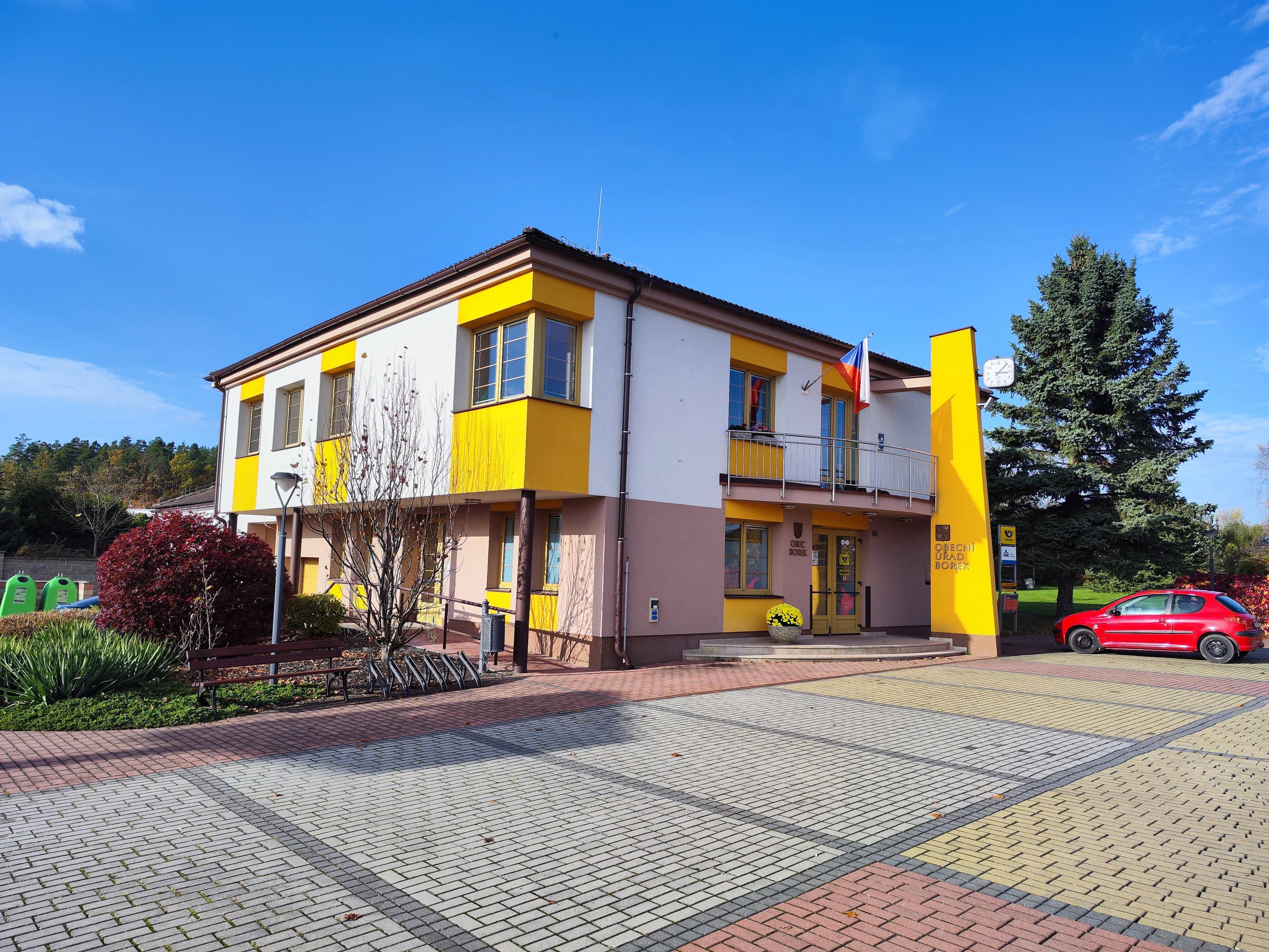 Borek - obecní úřad foto 3