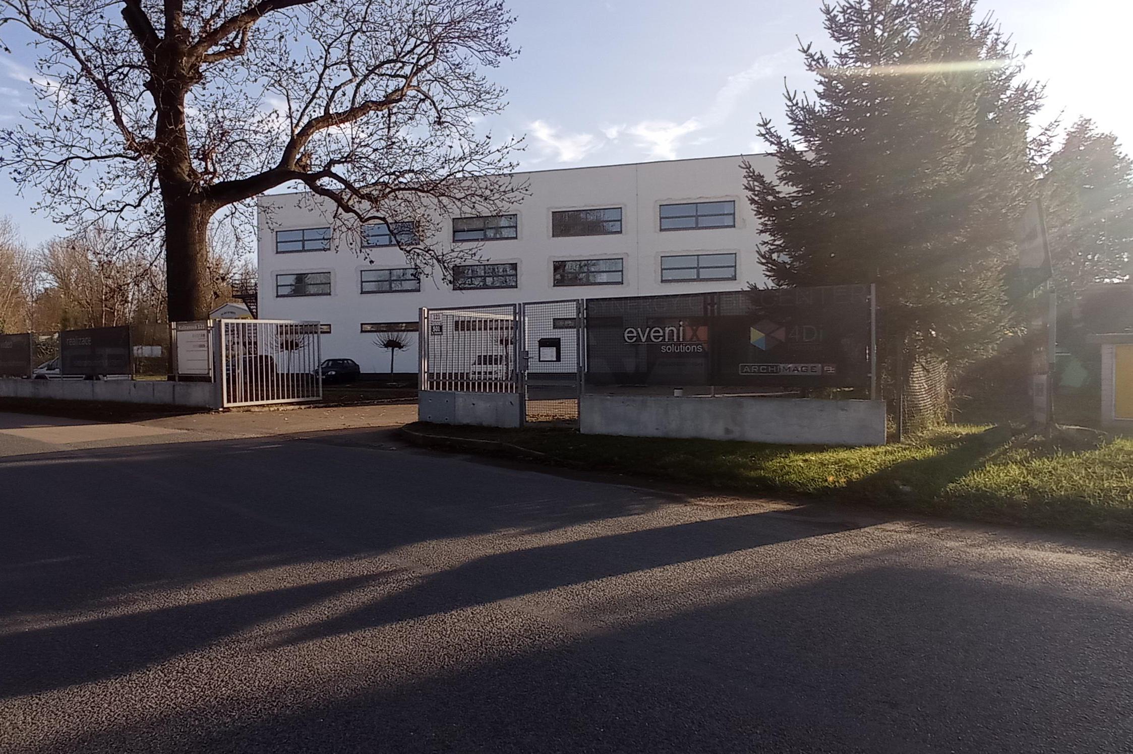 Tampozona | dodávání, instalace i servis strojů na průmyslový tisk