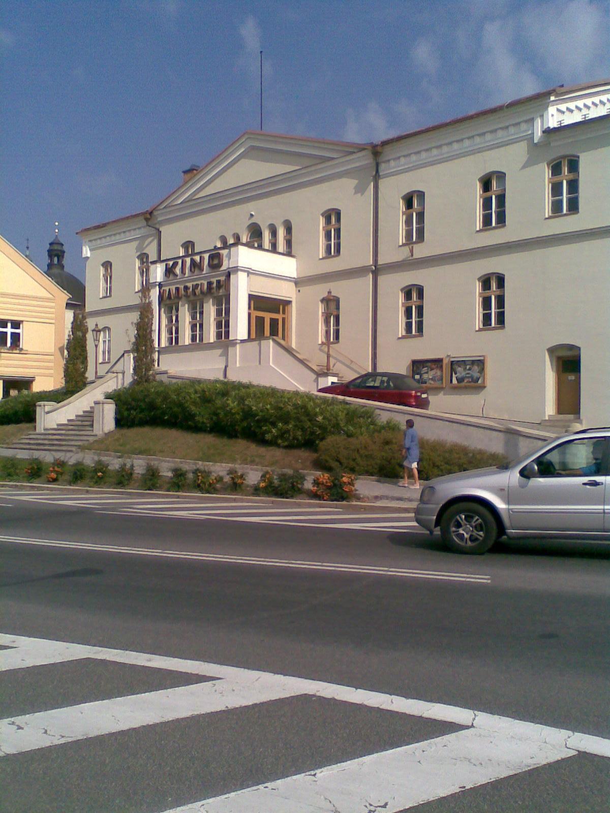 Kino Nadsklepí foto 6