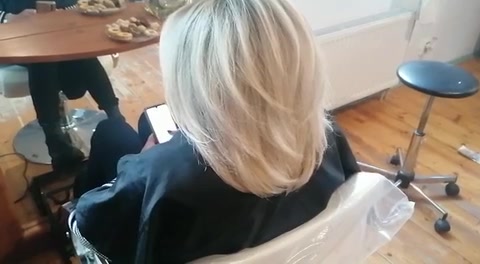 Kadeřnický salon Vila- Roman Šefl foto 2 (náhled videa)