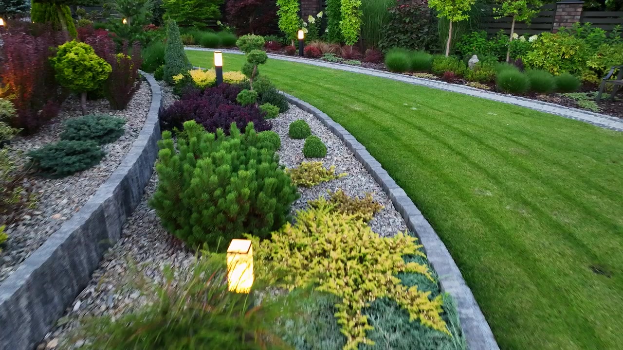 Grass & Garden s.r.o. - Sečení trávy a údržba zeleně foto 2 (náhled videa)