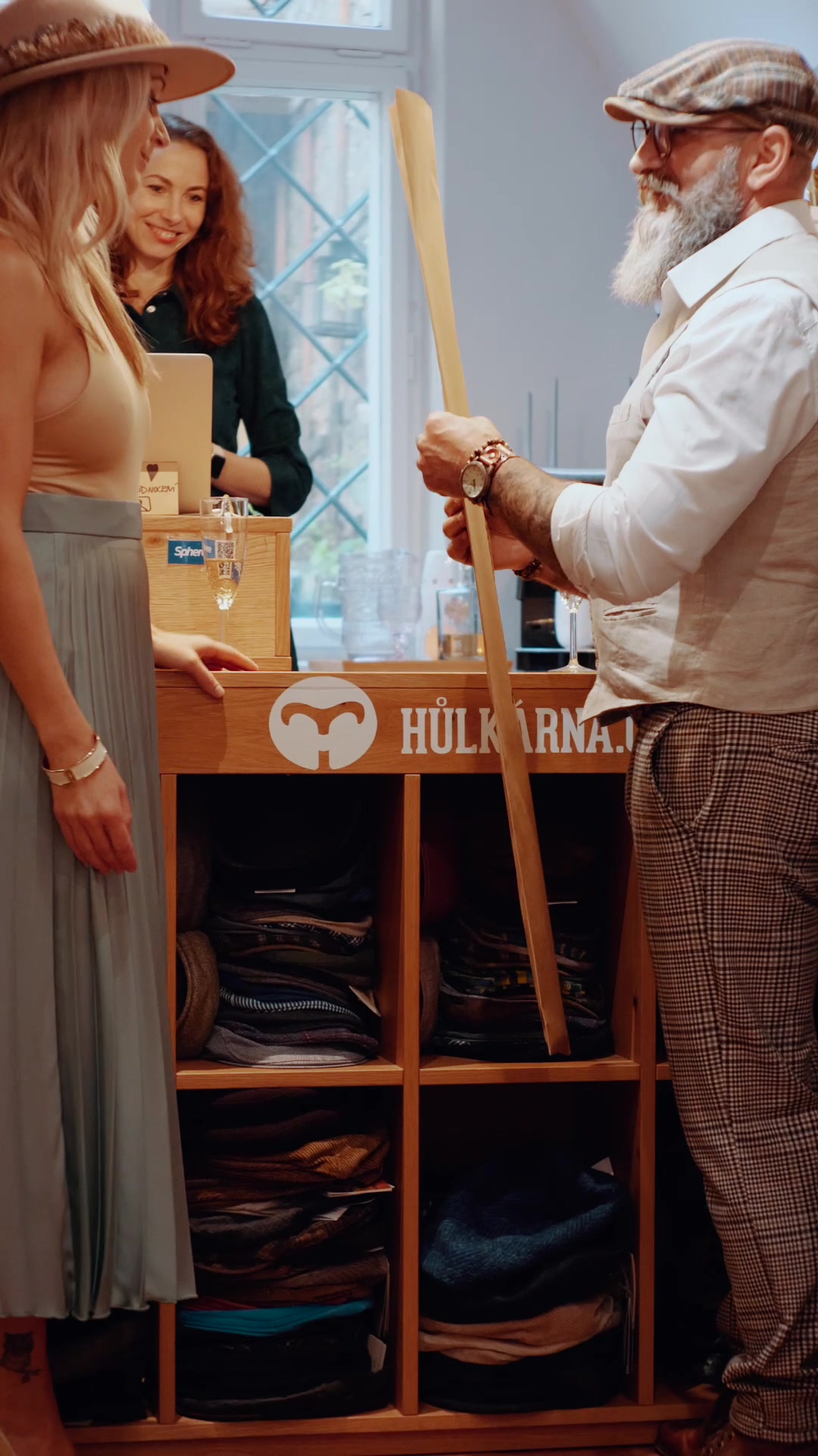 Hůlkárna.cz foto 2 (náhled videa)