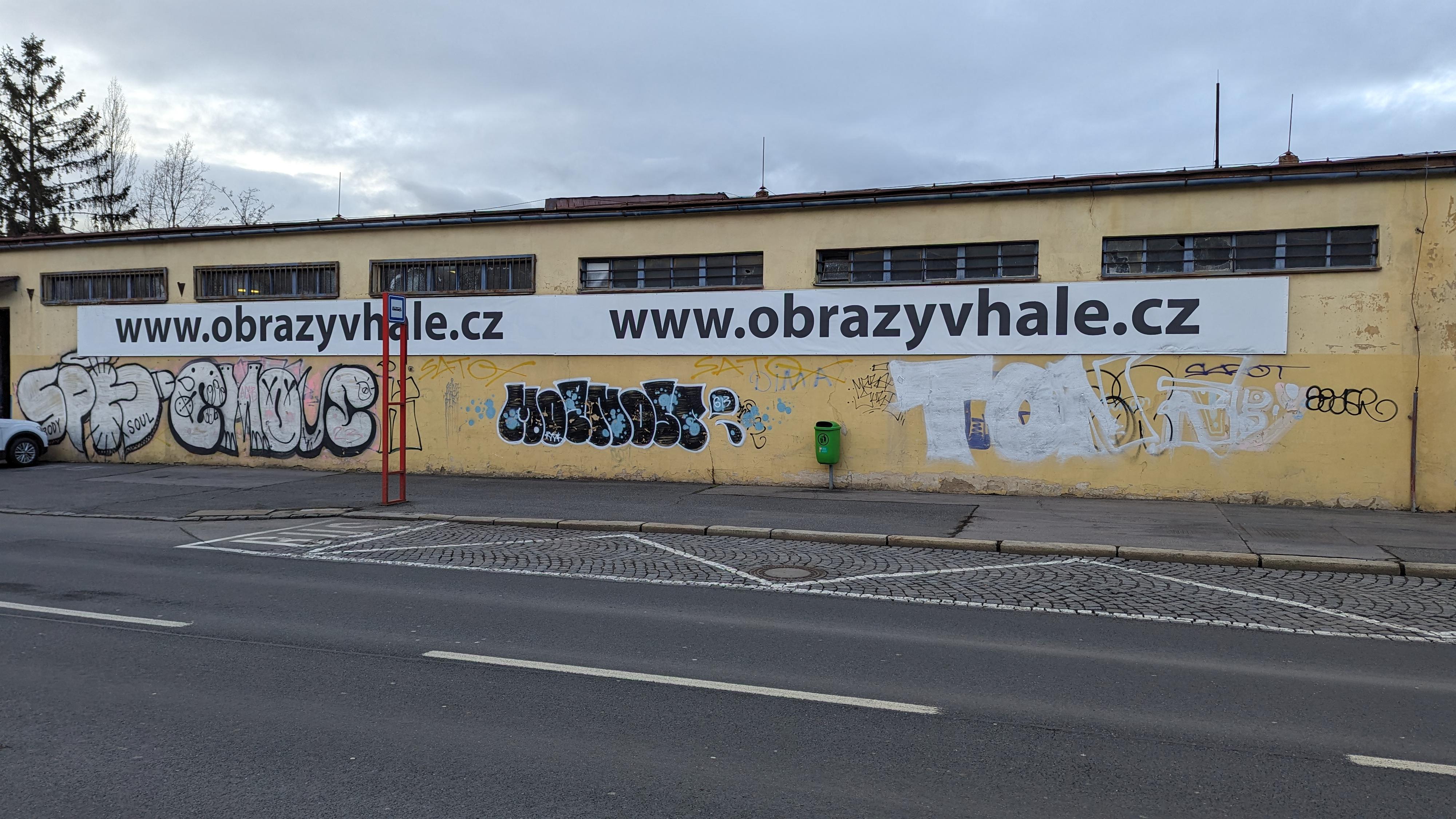 Obrazy v hale foto 4