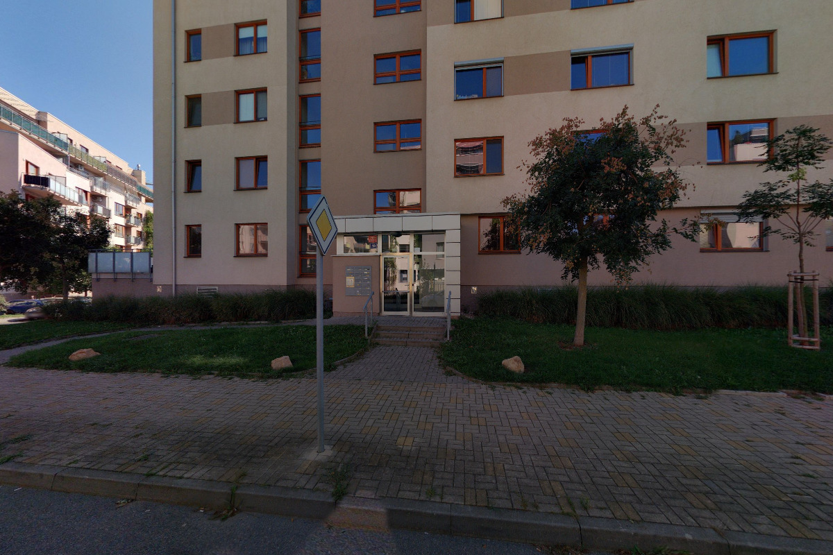 Soudní překlady a tlumočení (angličtina, němčina) - Mgr. Lucie Doušová - Překlady s razítkem