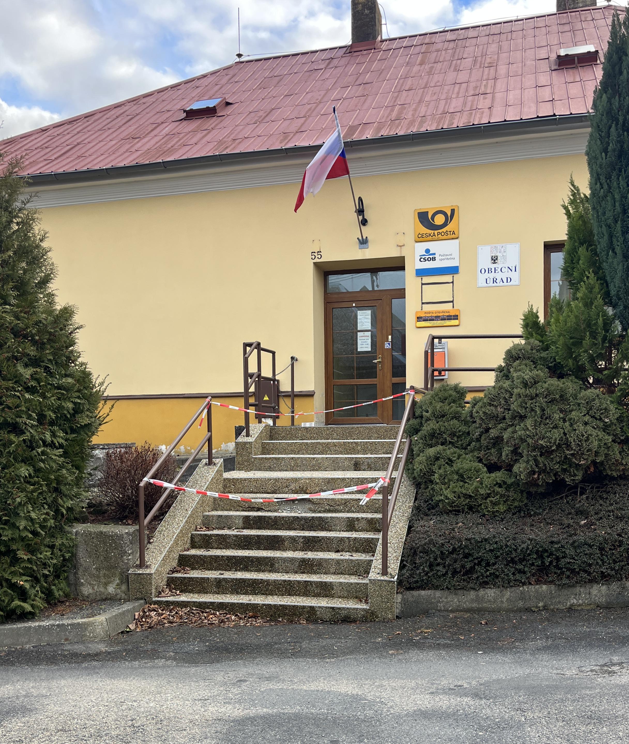 Pavlovice u Kojetína - obecní úřad foto 2