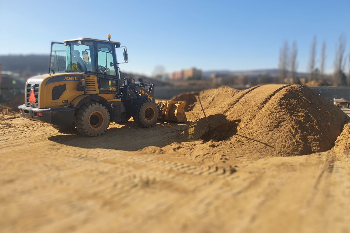 INVEST - STAR s.r.o. - stavební práce a lité podlahy