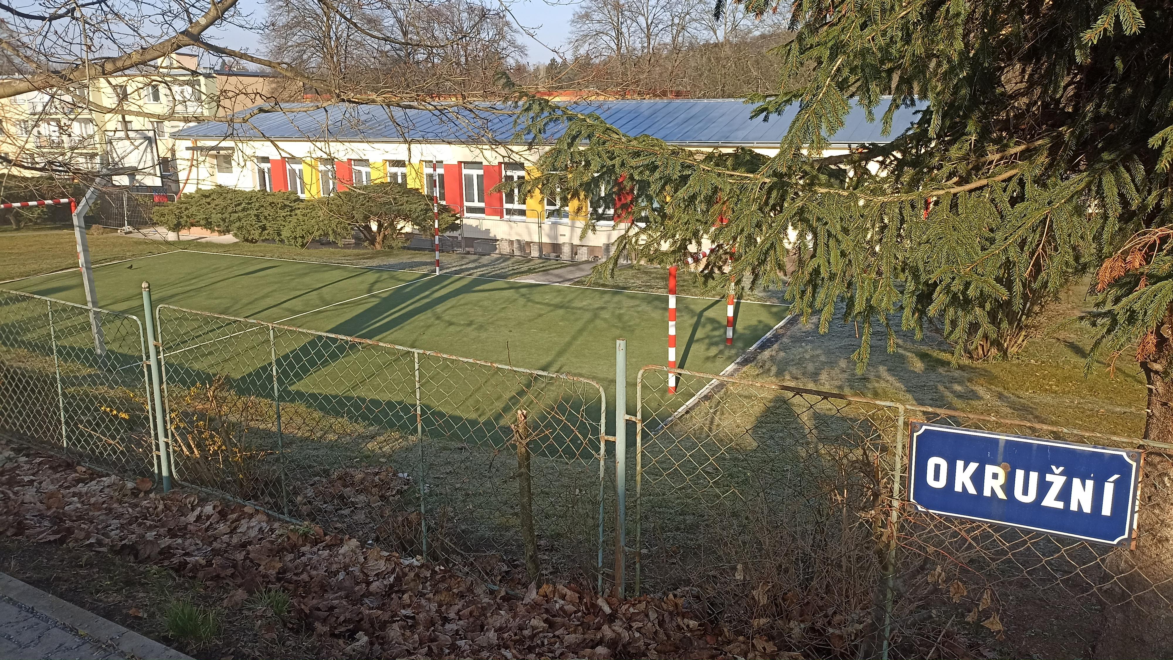 ZŠ Zruč nad Sázavou, Okružní foto 2