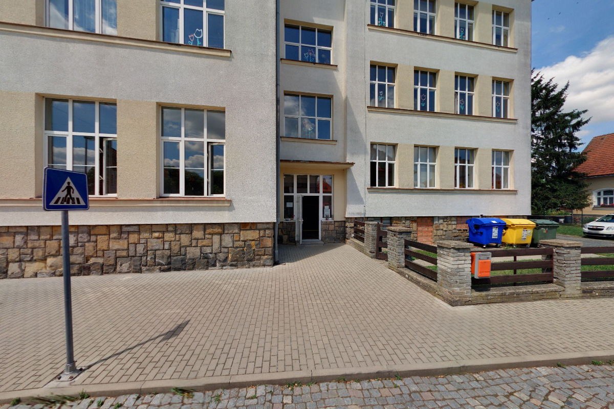 ZŠ Mimoň, Komenského foto 2