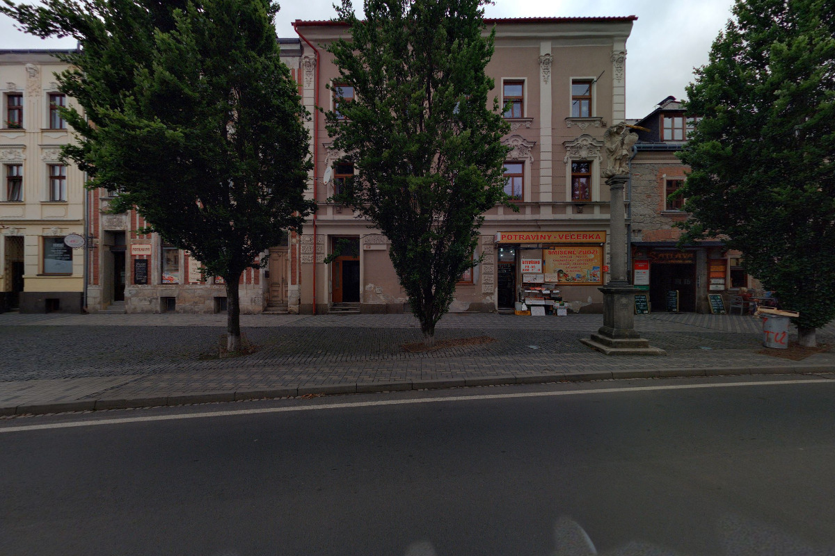 Večerka náměstí Karla IV. foto 2