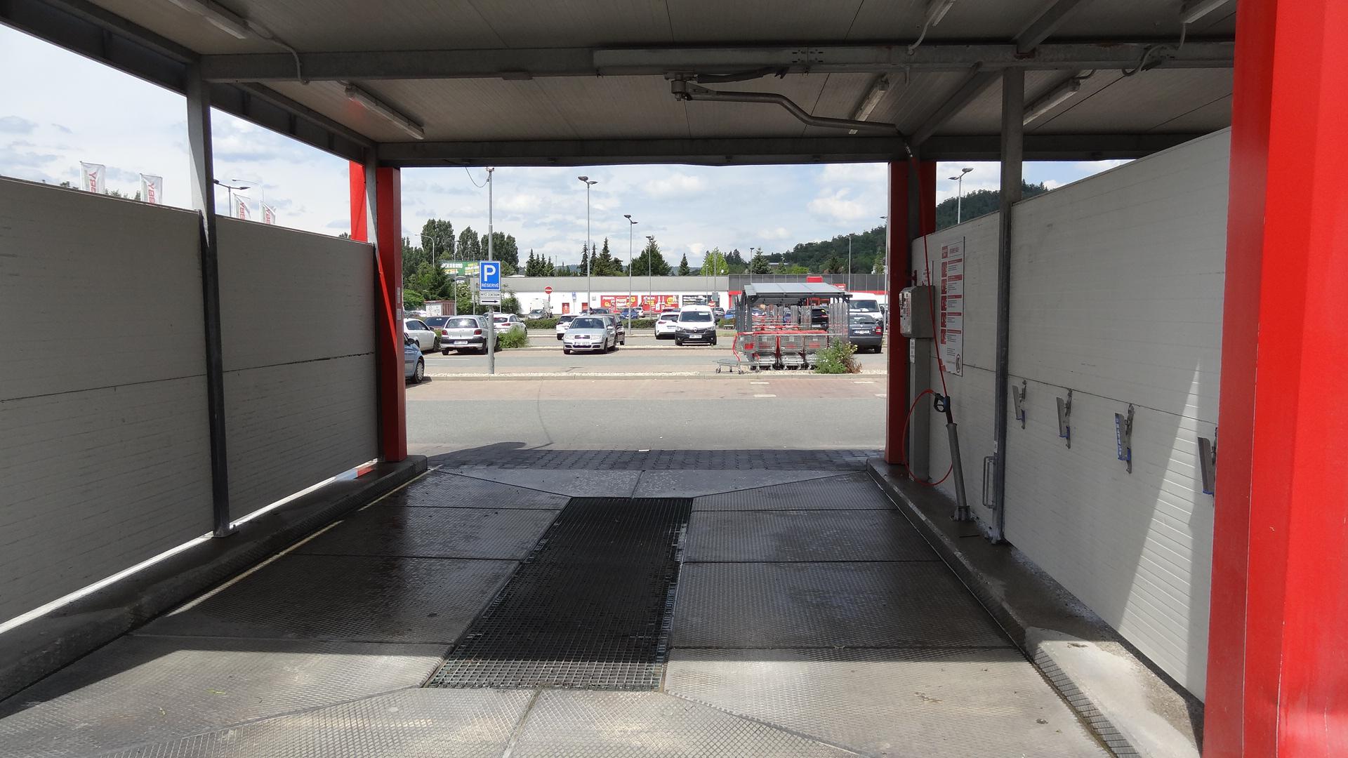 Samoobslužná bezkontaktní myčka foto 4