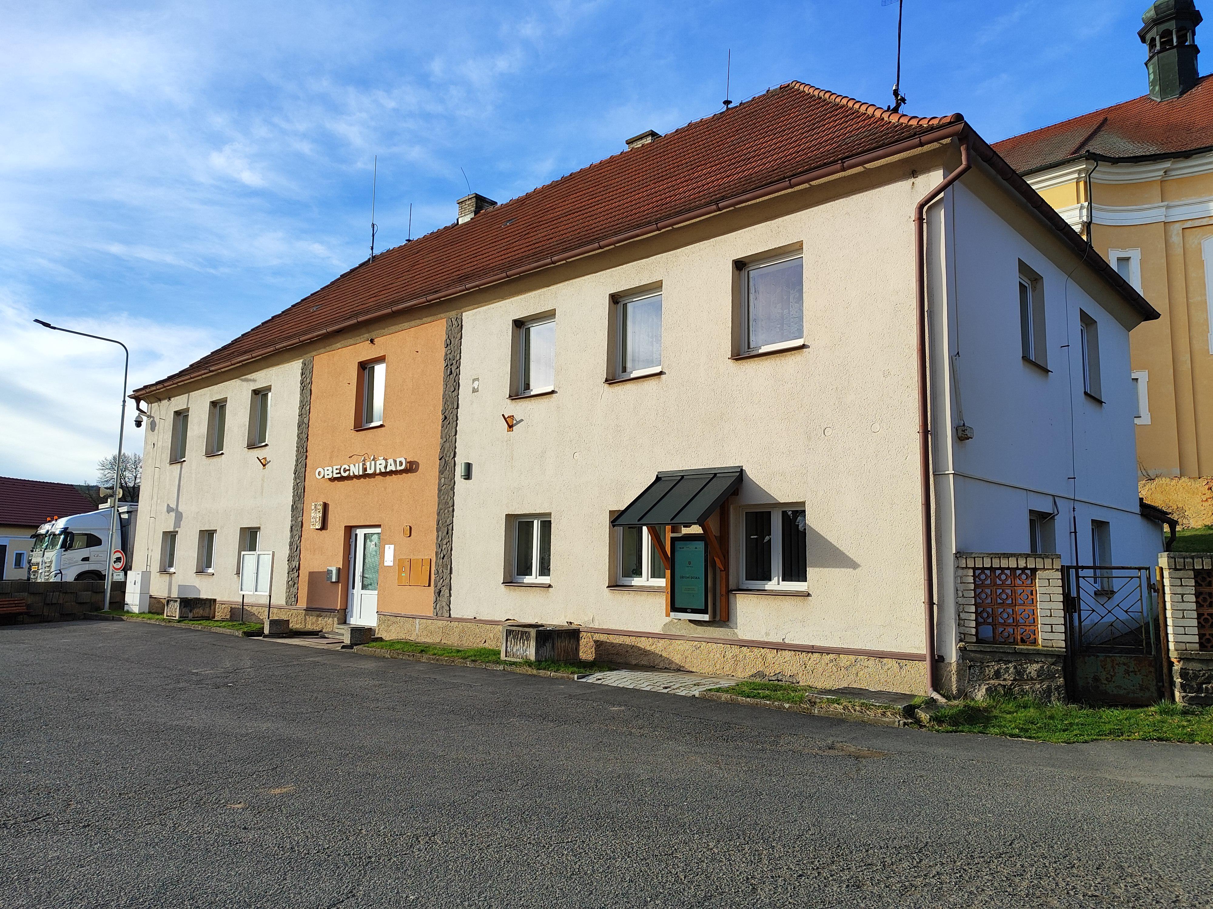 Žihle - obecní úřad foto 3