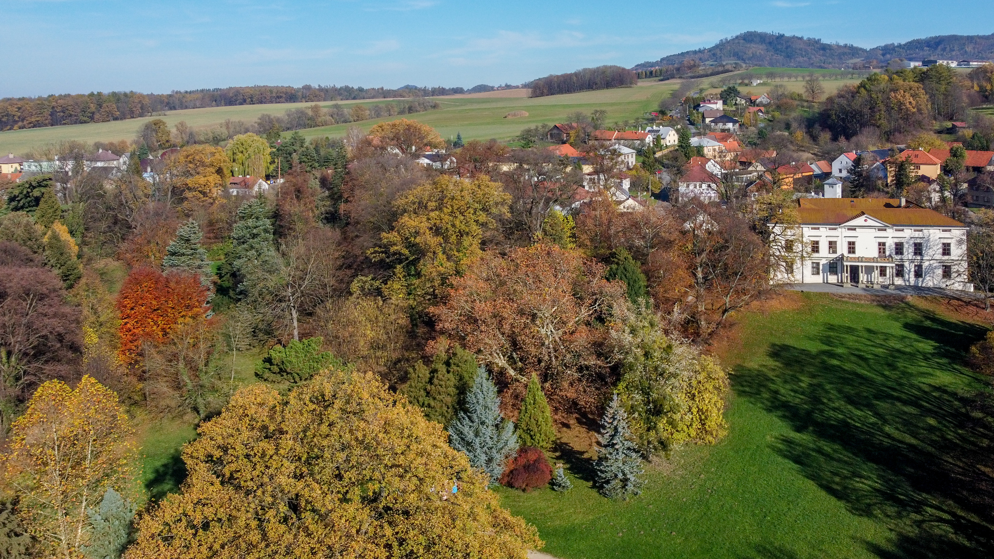 Zámek Lešná u Valašského Meziříčí – Muzeum regionu Valašsko foto 3