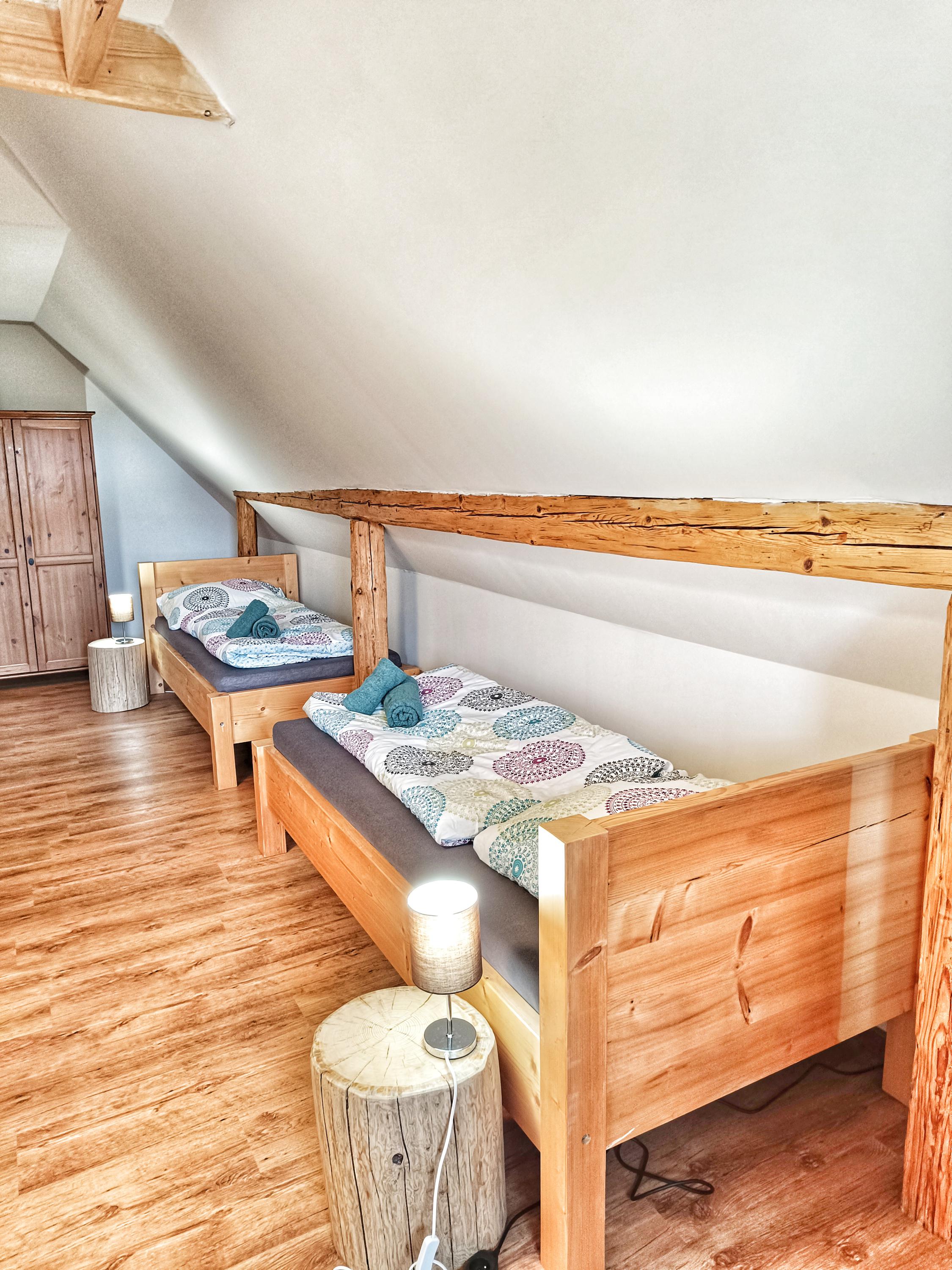 Chaloupka pod lípou foto 6