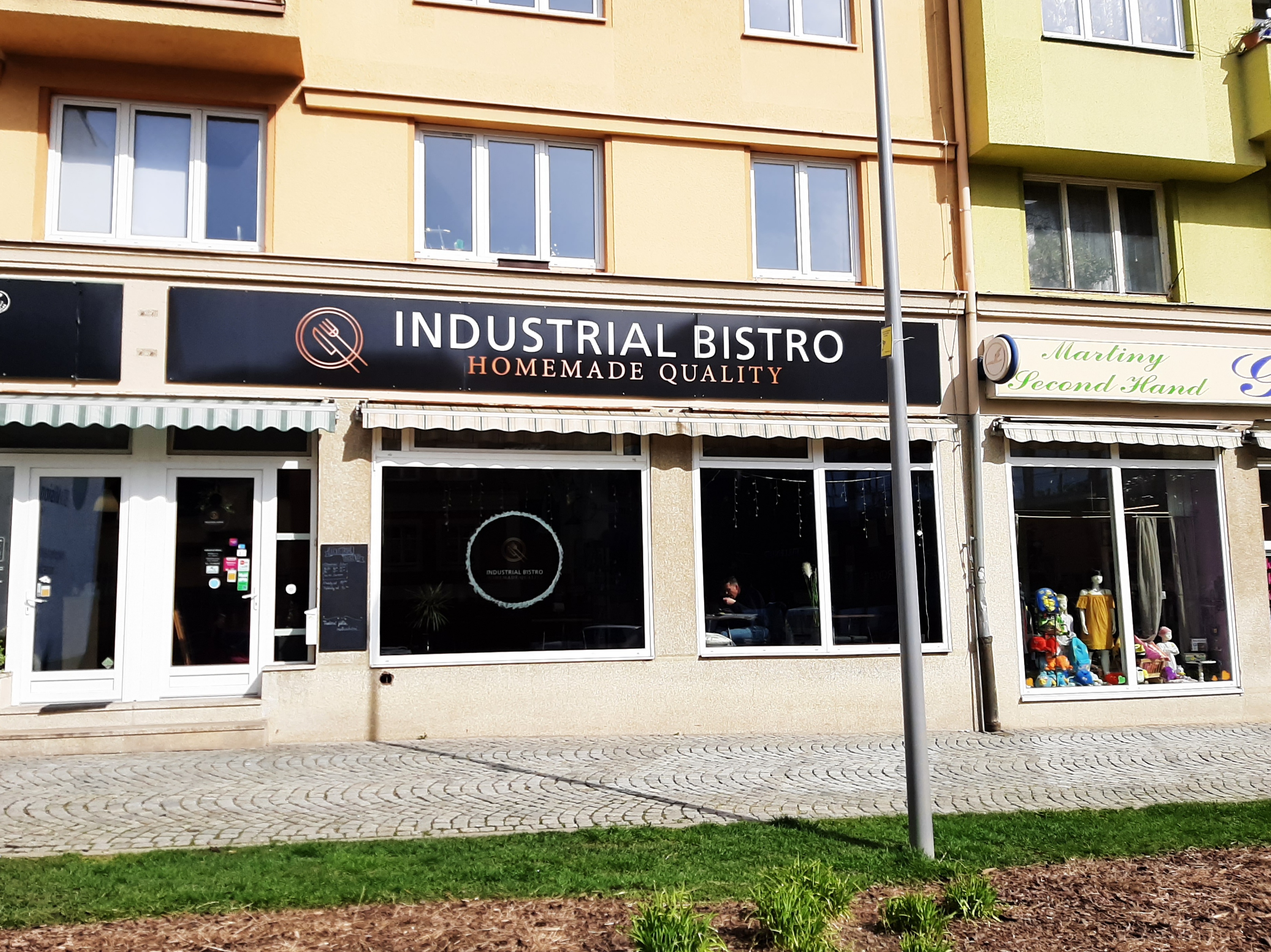 Industrial bistro