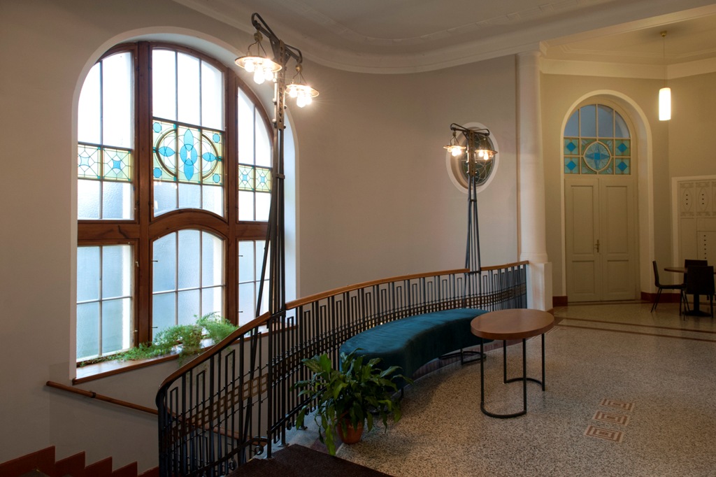 Středočeská vědecká knihovna v Kladně foto 2