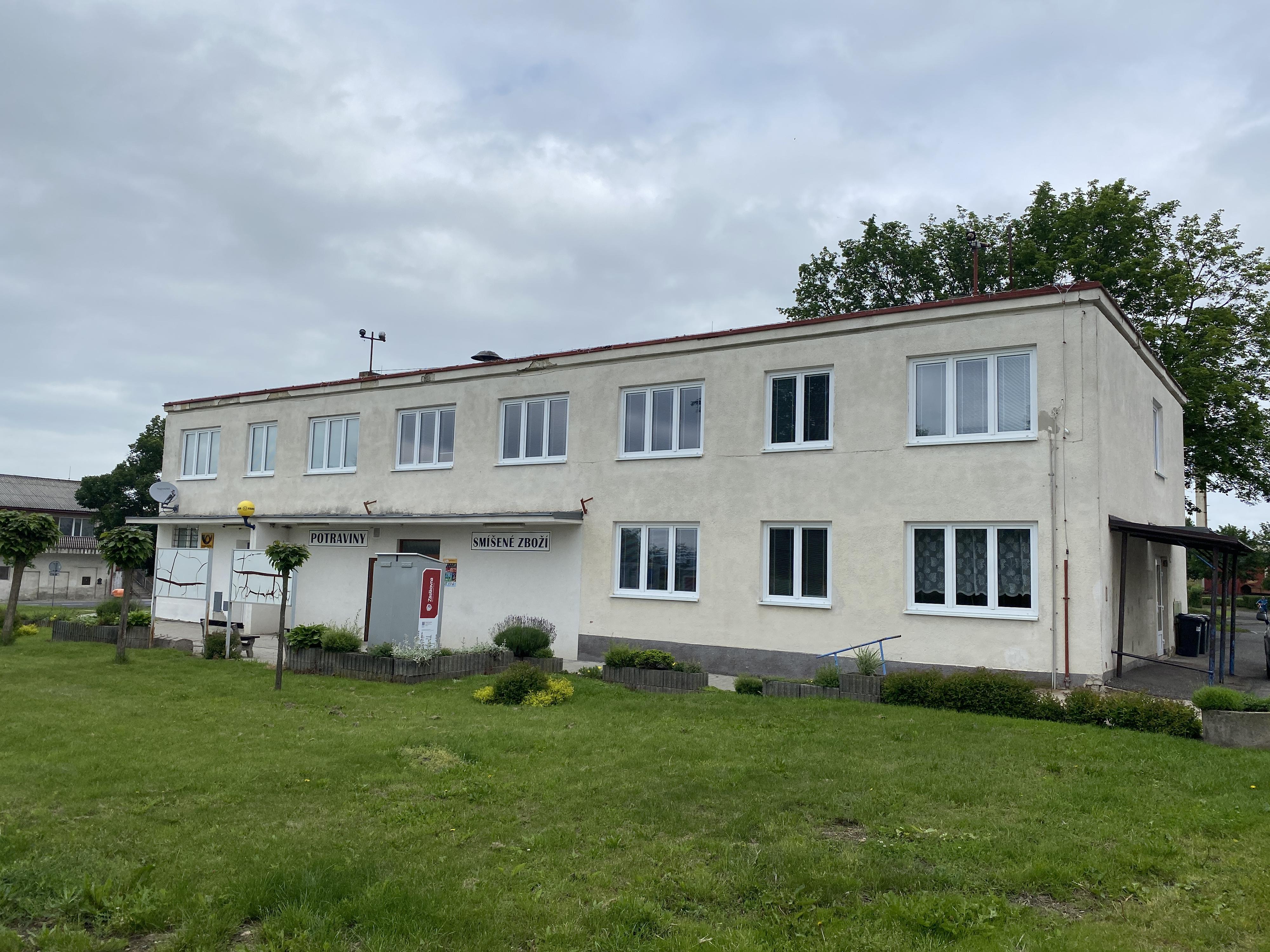 Chbany - obecní úřad foto 6