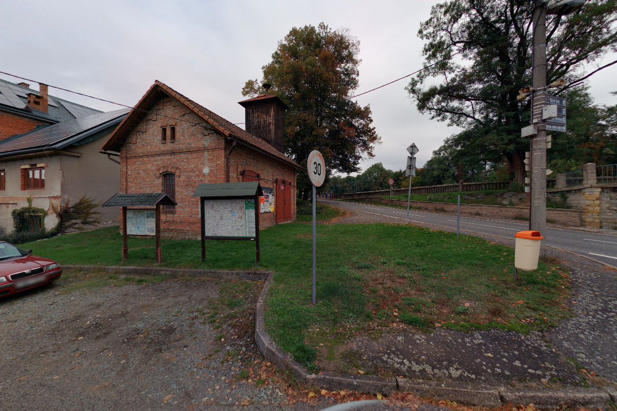 Nabíjecí stanice pro elektrokola a mobilní zařízení foto 2