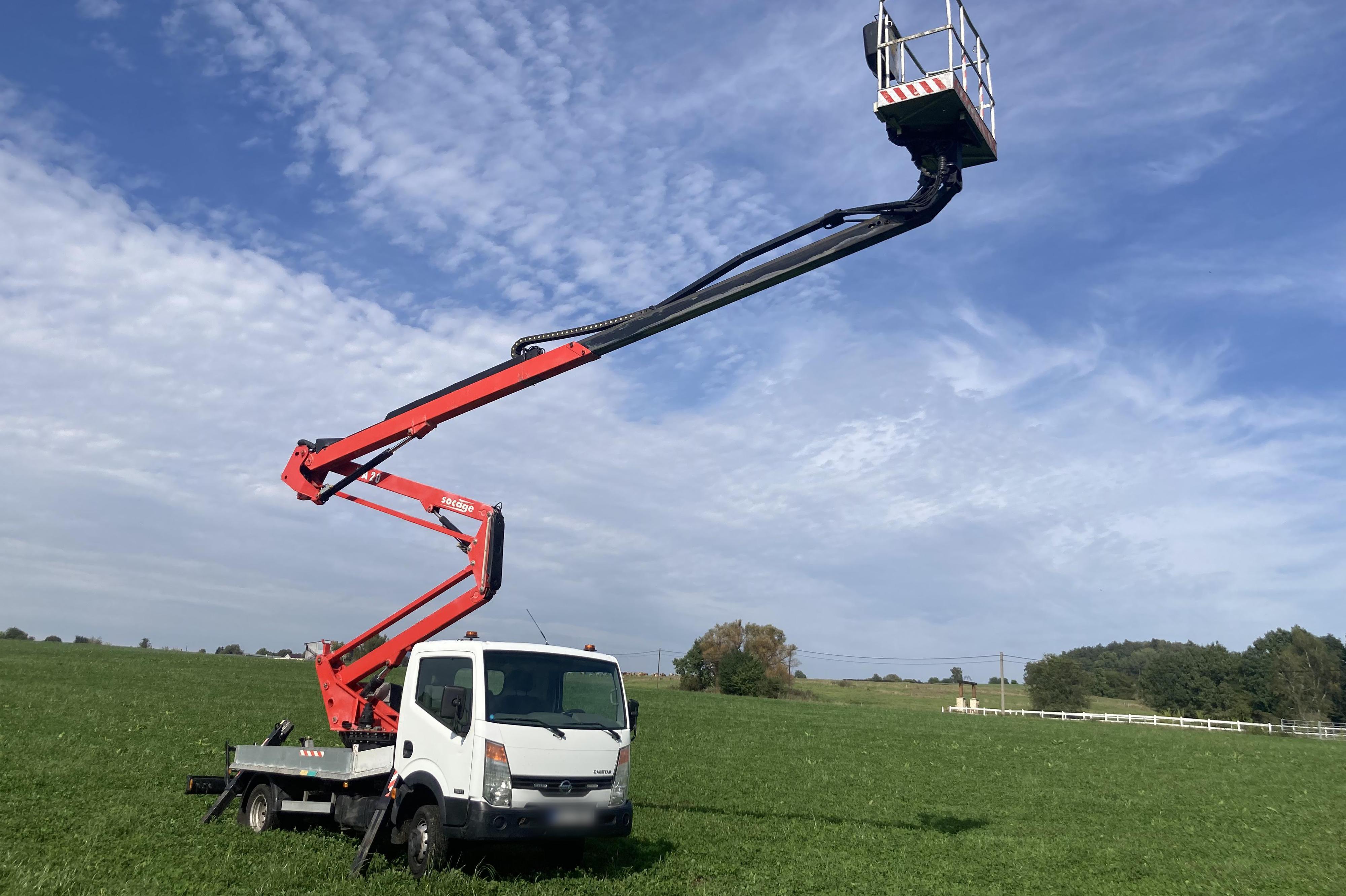 Pronájem montážní plošiny Petr Levinský