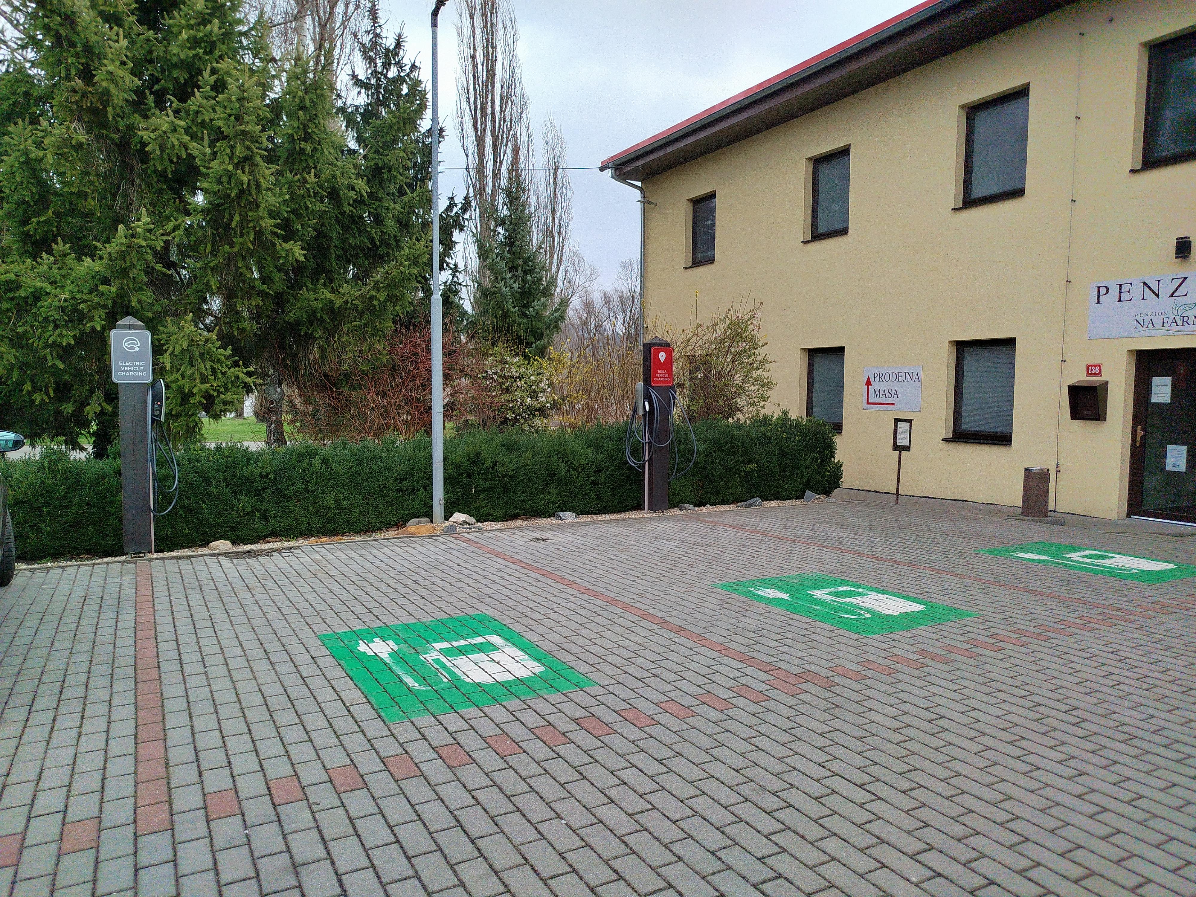 Hotel Na Farmě - Nabíjecí stanice foto 4