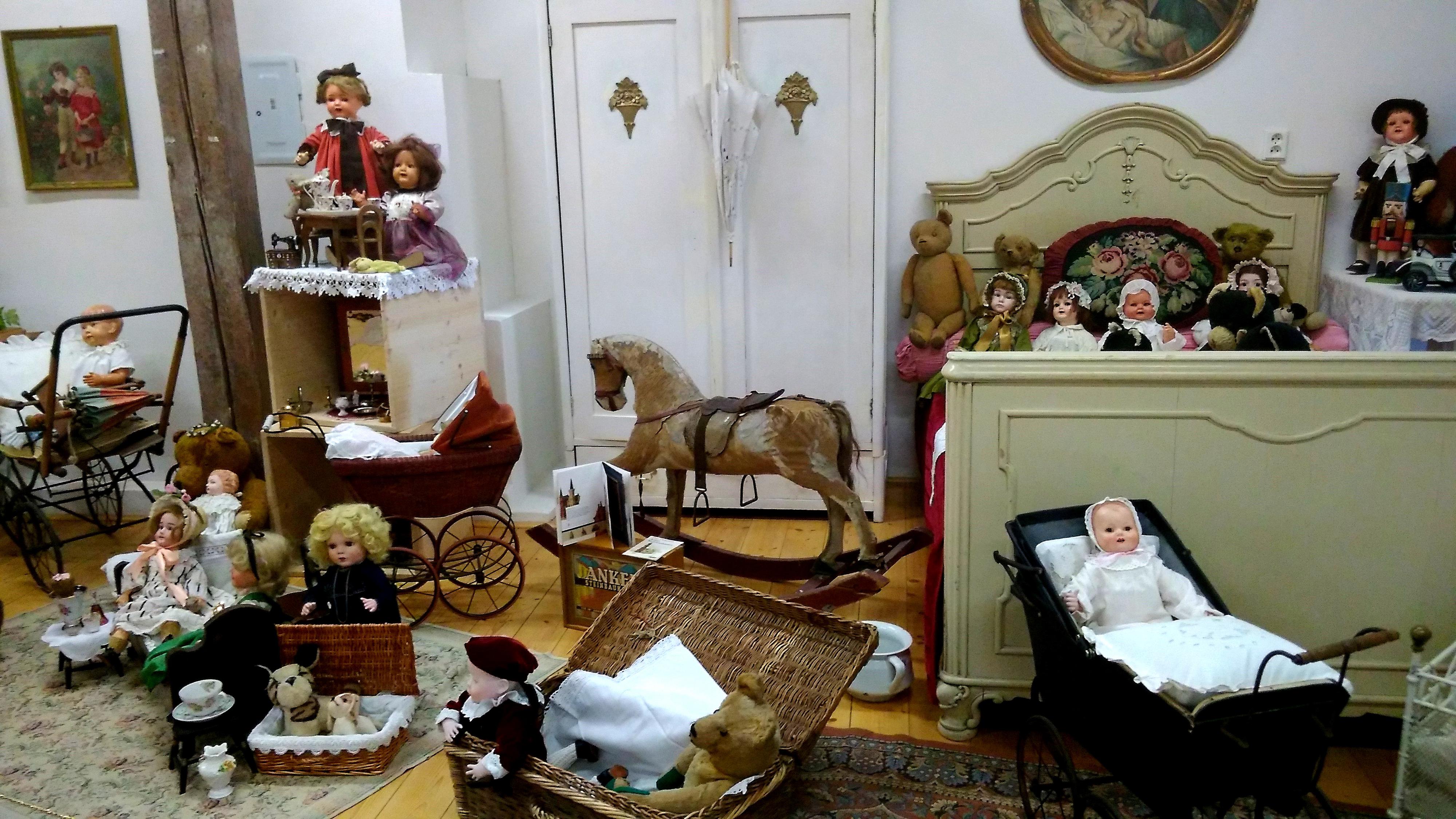 Svět kostiček a panenek foto 6
