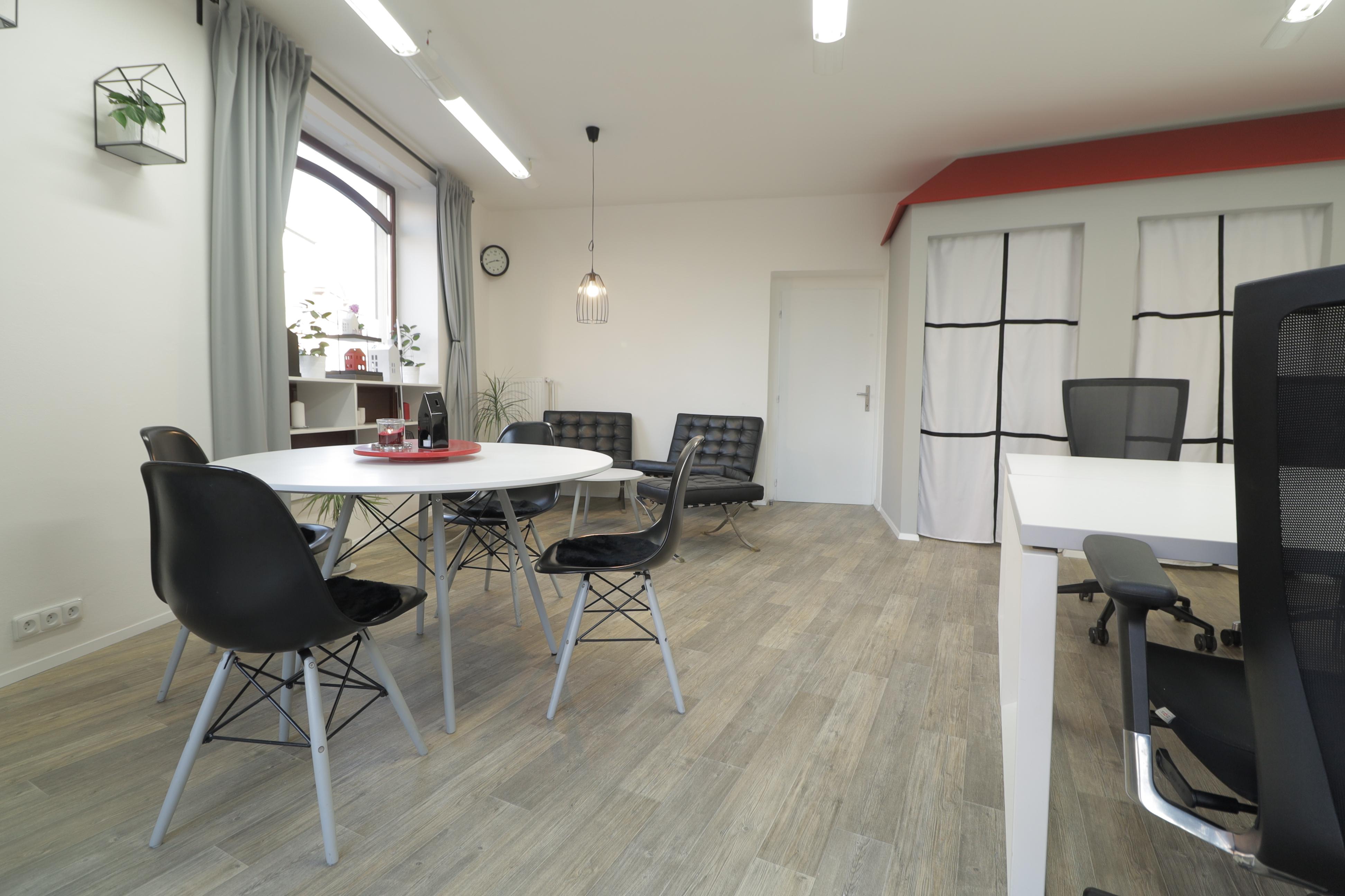 TOP MAKLÉŘKY - Monika Vlčková - realitní makléřka srdcem foto 4