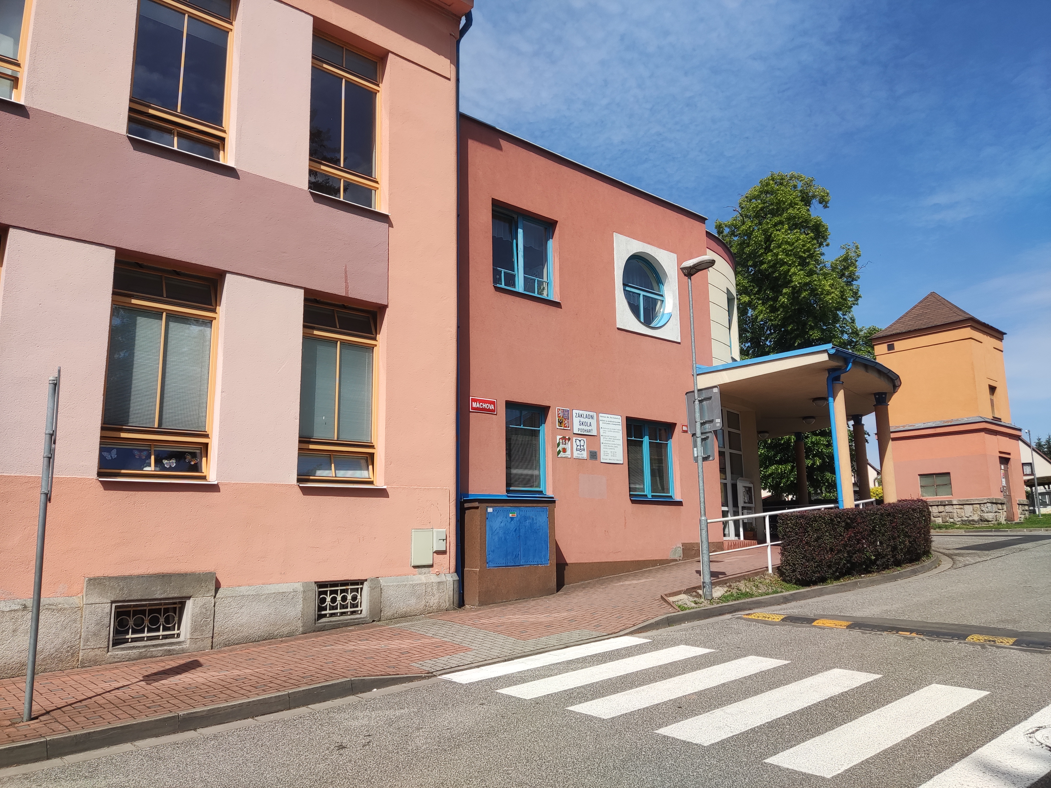 ZŠ Podharť Dvůr Králové nad Labem