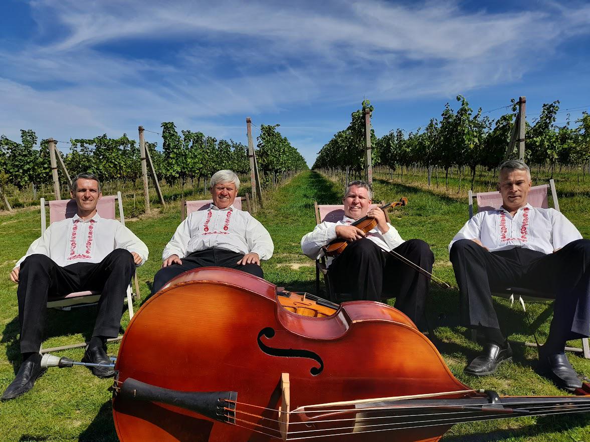 Cimbálová muzika Josefa Marečka foto 3