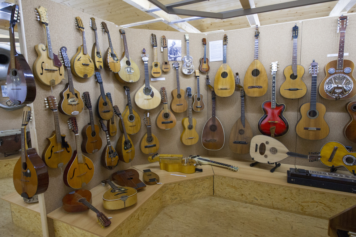 Expozice hudebních nástrojů