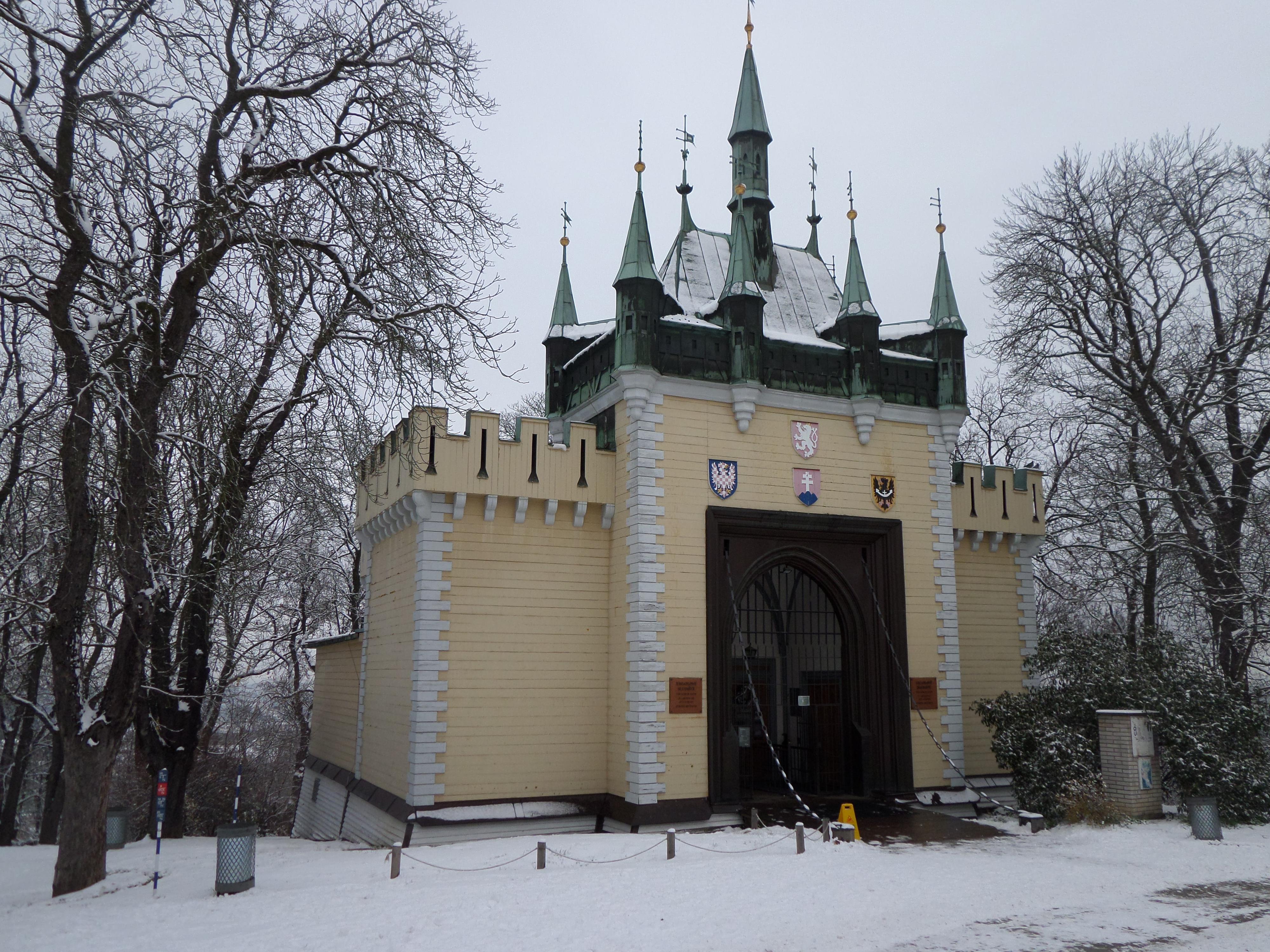 Zrcadlové bludiště na Petříně