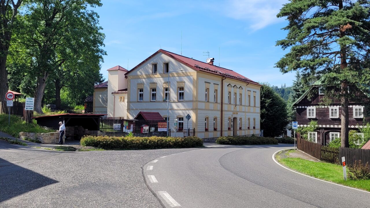 Kytlice - obecní úřad foto 3