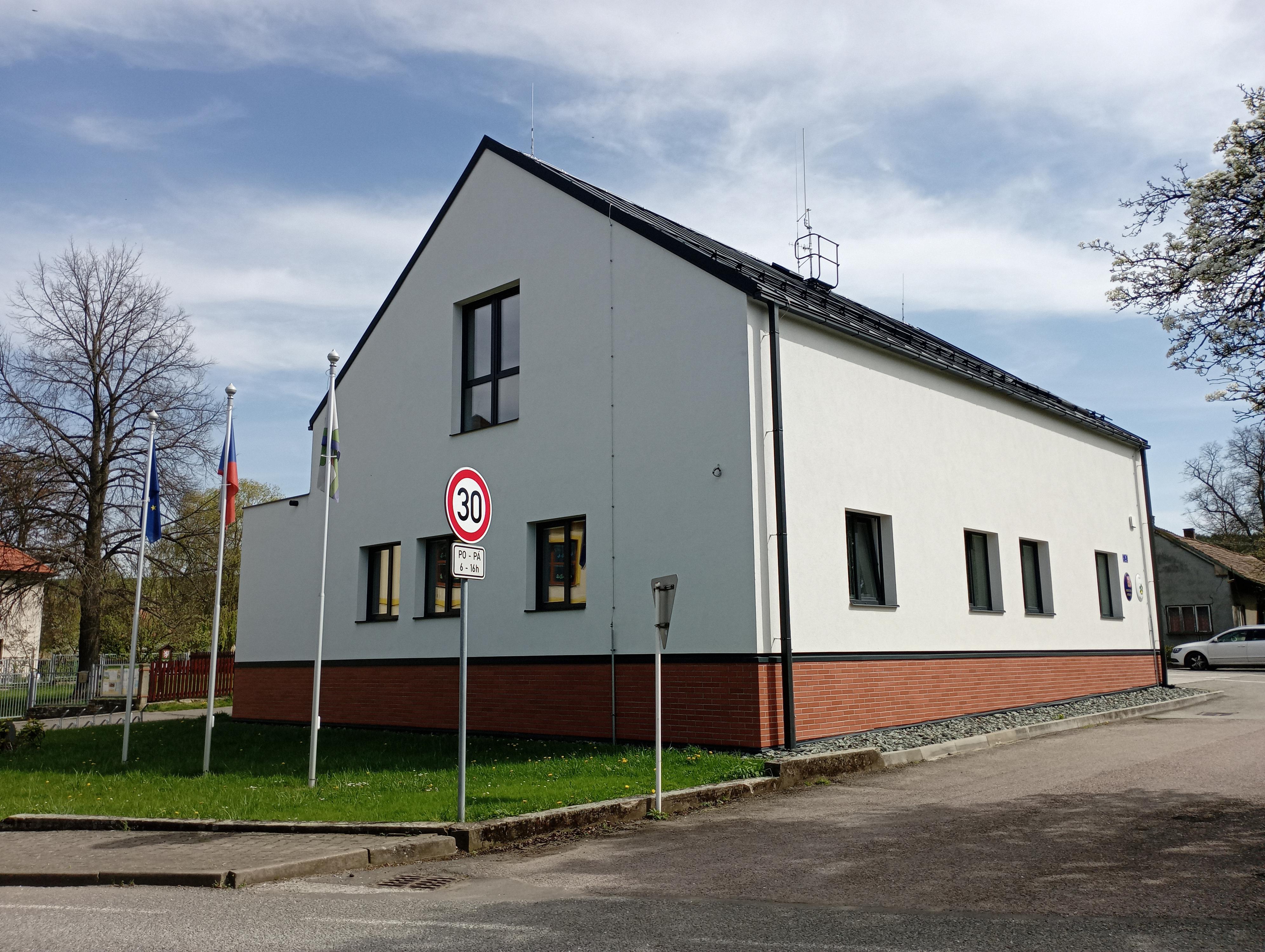 Přepychy - obecní úřad foto 3