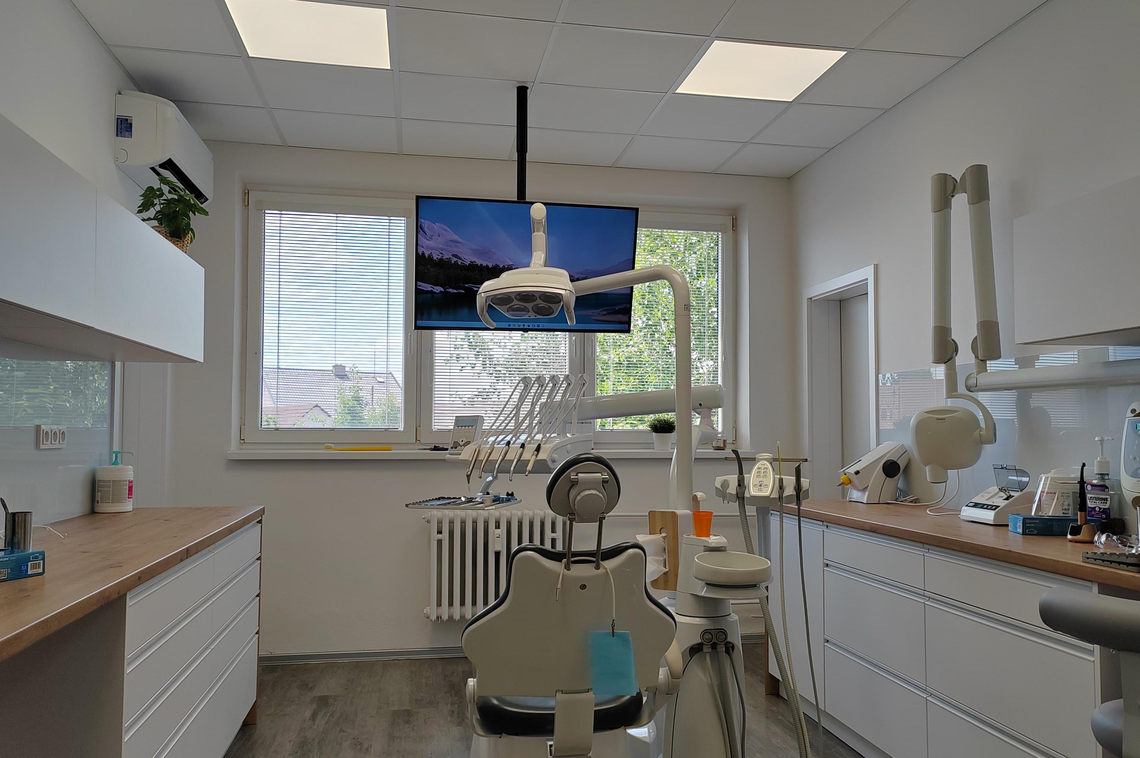 MDDr. Tomáš Procházka, MUDr. Ladislava Vlková