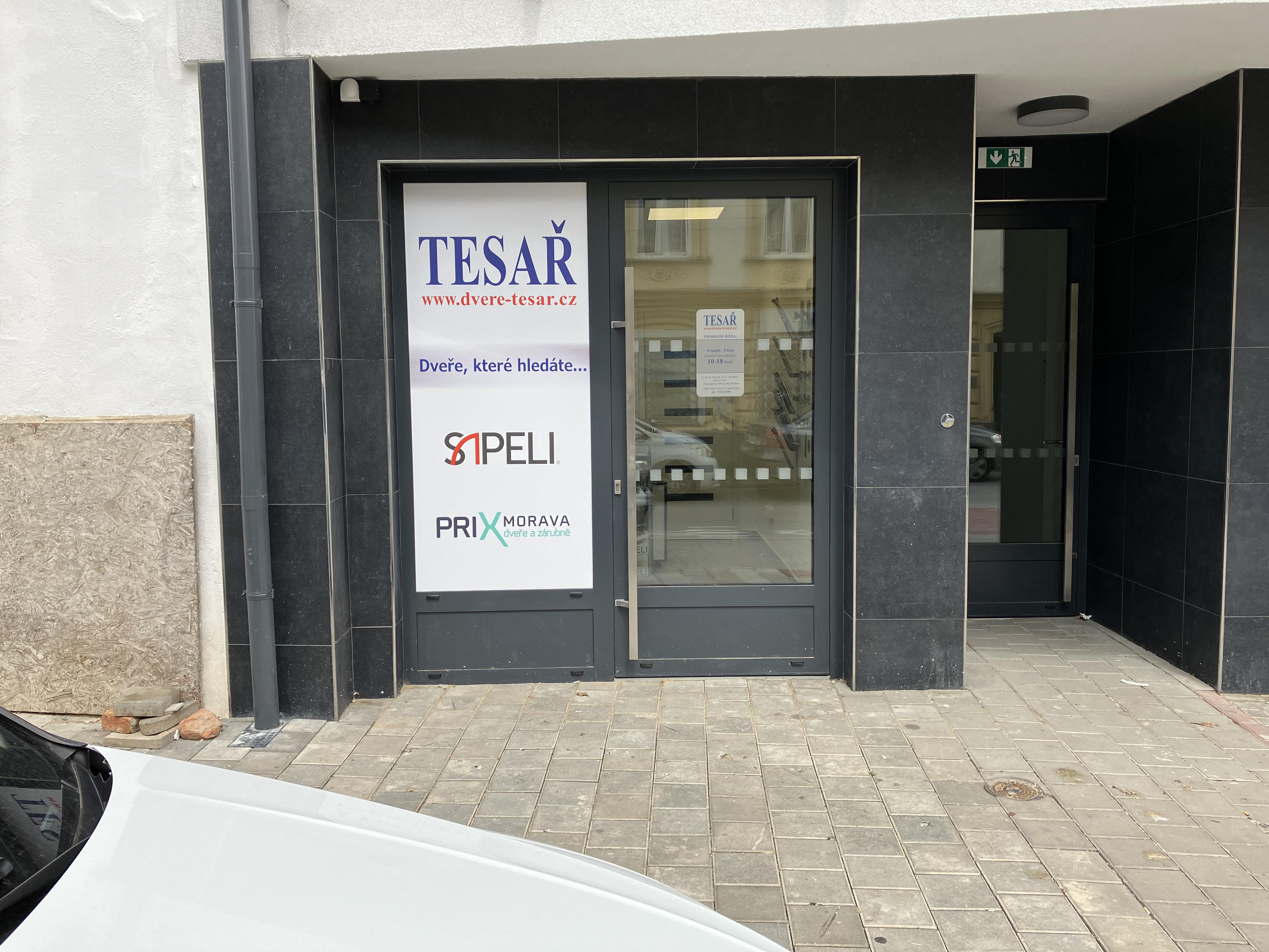 TESAŘ - Interiérové dveře a zárubně foto 3