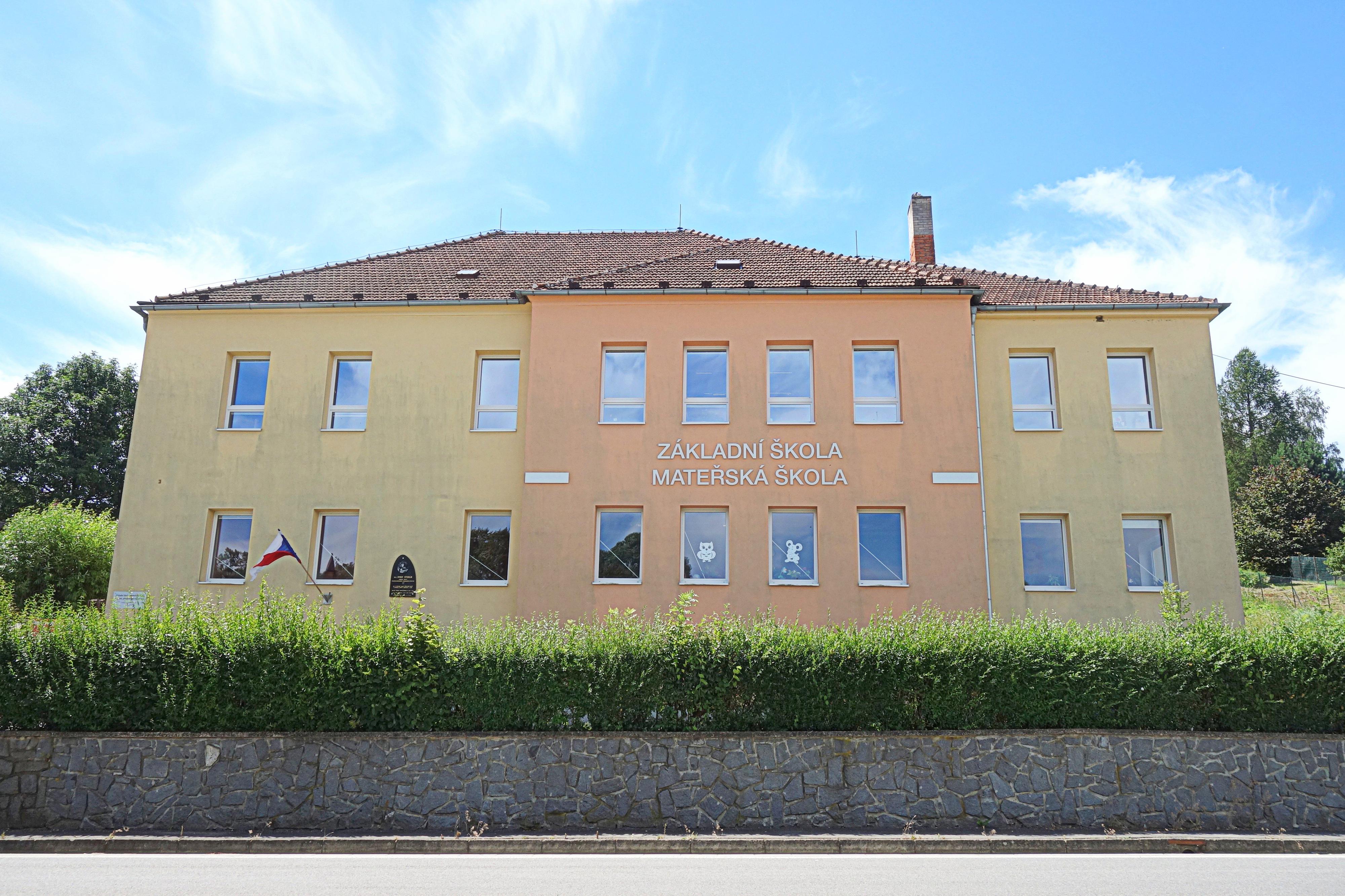 ZŠ a MŠ Strážek foto 3