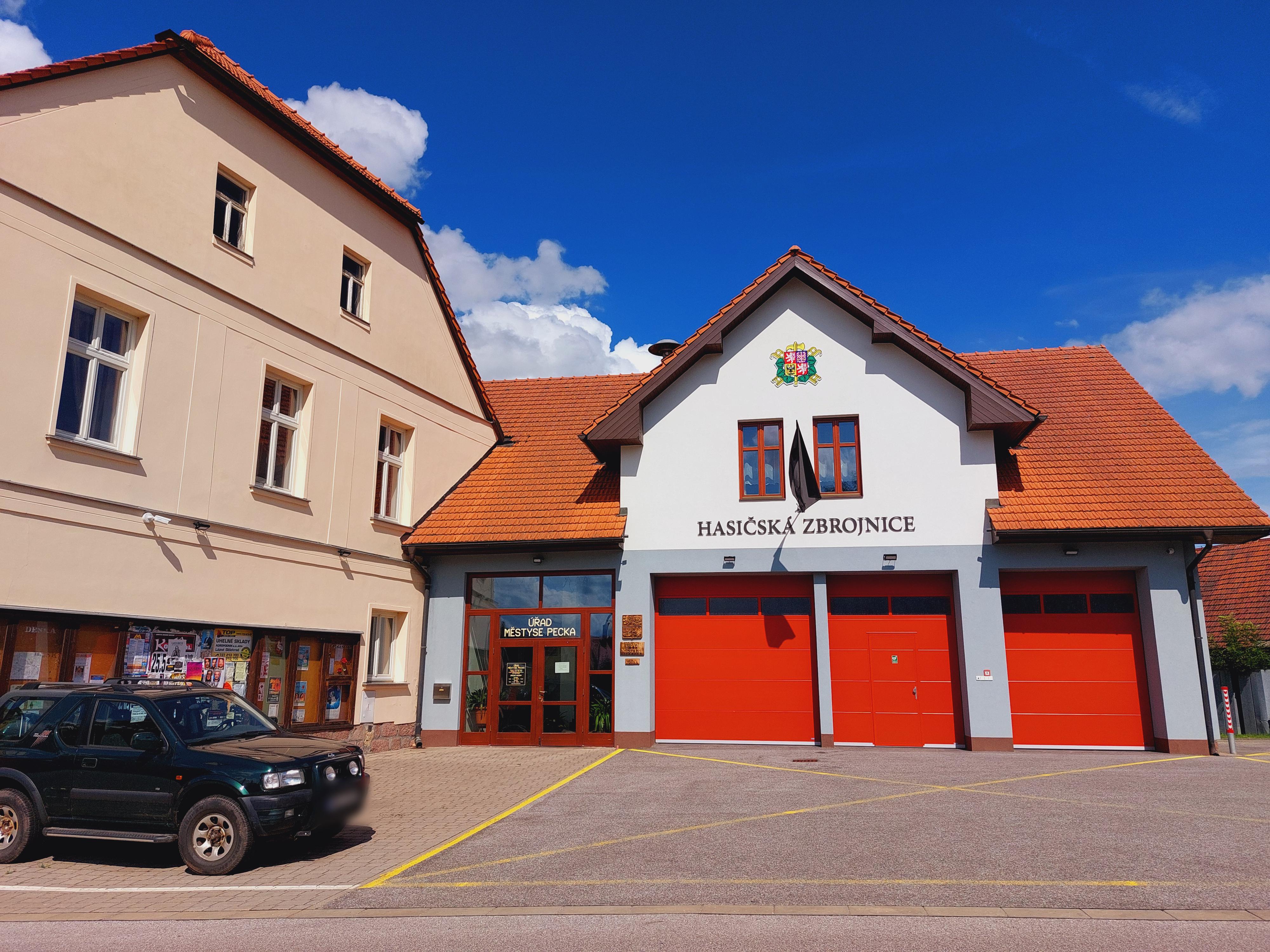 Pecka - úřad městyse foto 5