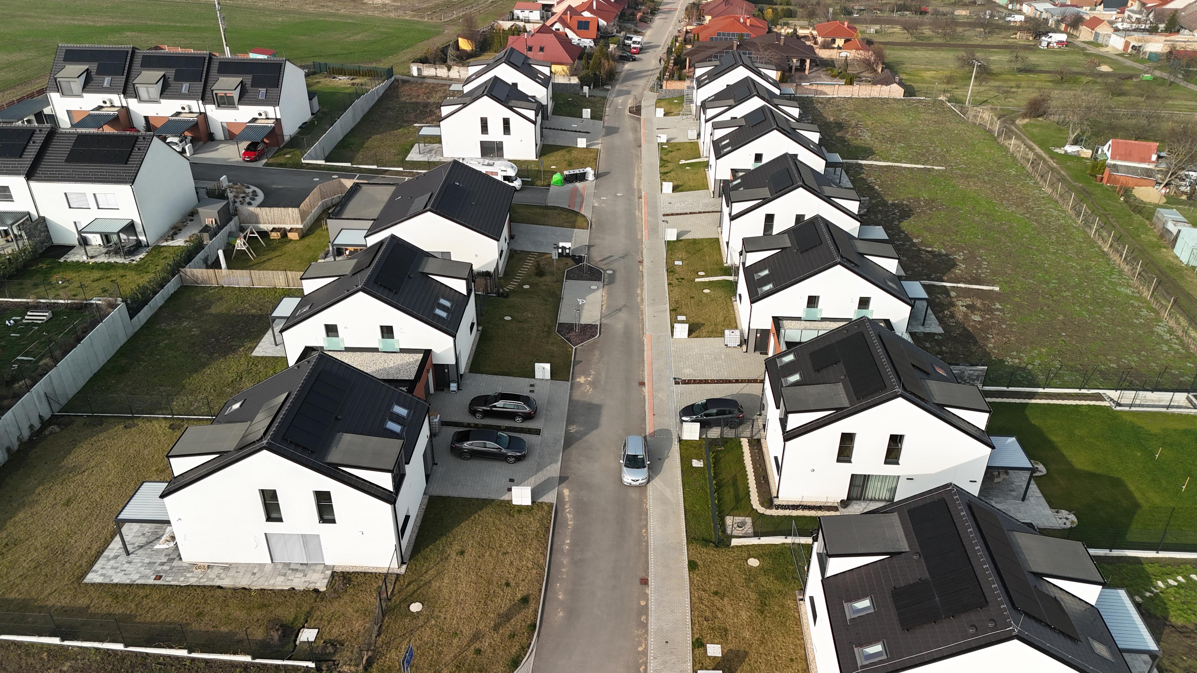 PŘEMYSL VESELÝ invest, s.r.o.