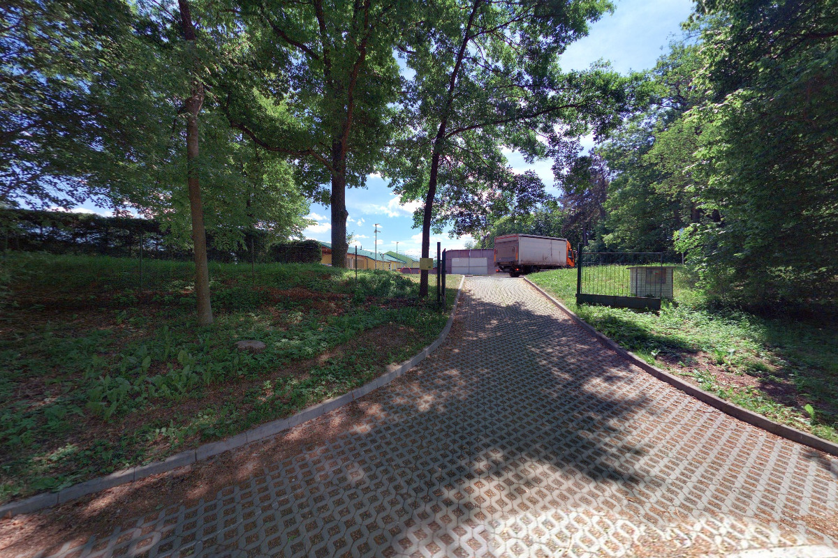 Multifunkční dobíjecí stanice foto 3