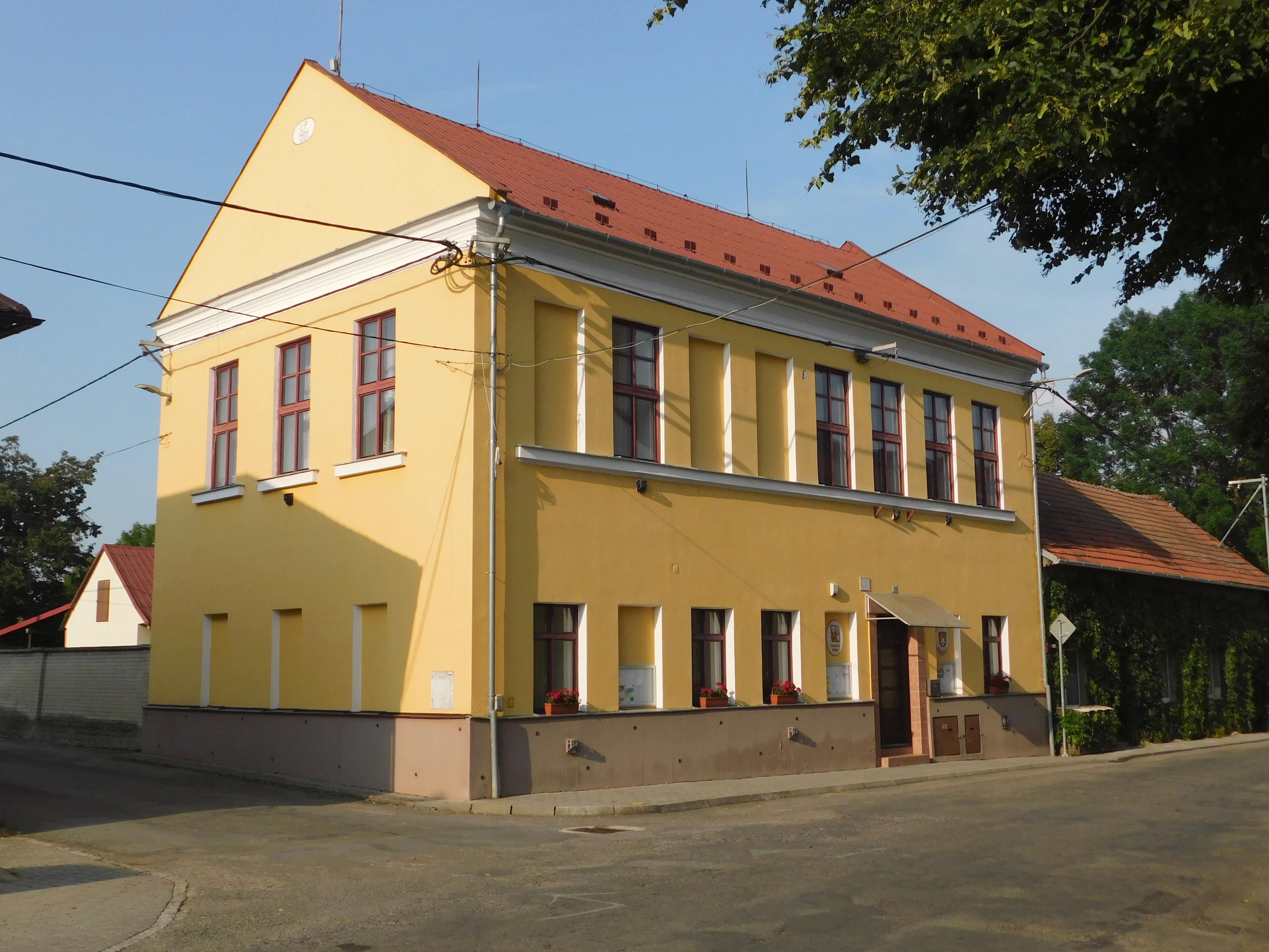 Prasklice - obecní úřad foto 2